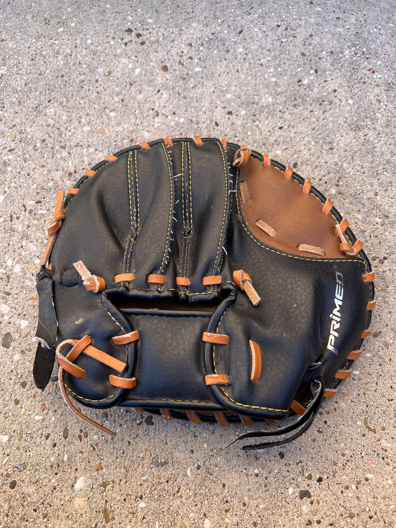 Used Primed Right Hand Throw Infield Training Glove OA4 SidelineSwap