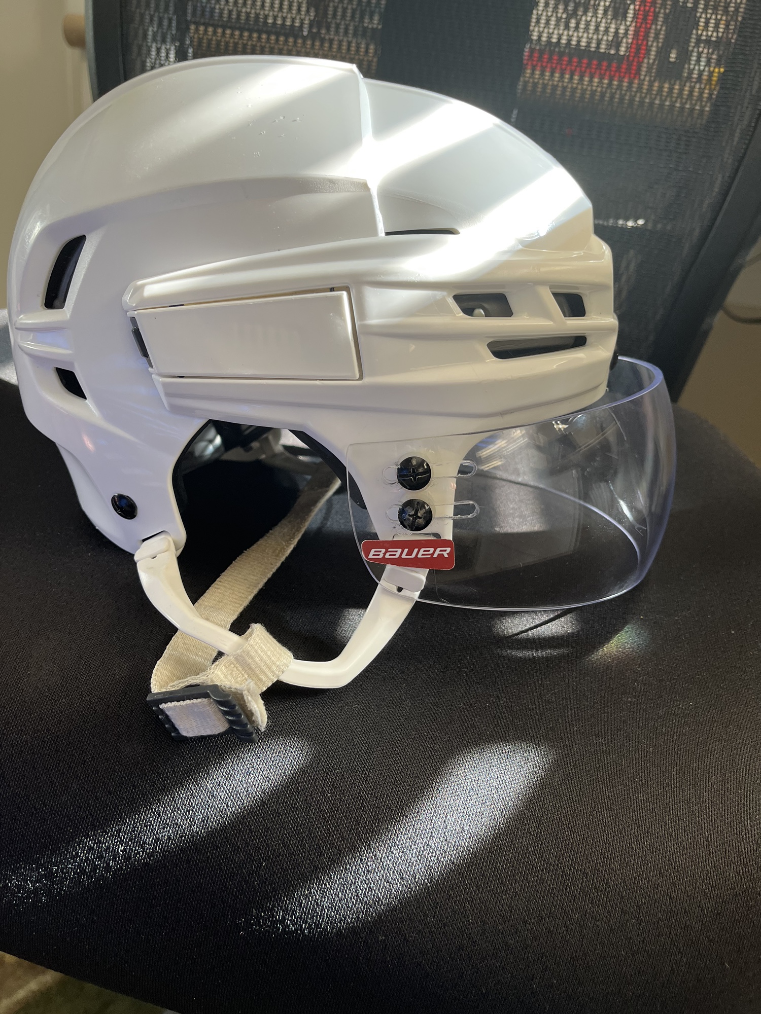 Lightly Used White CCM Tacks 910 Pro Stock Helmet Size Small With Bauer