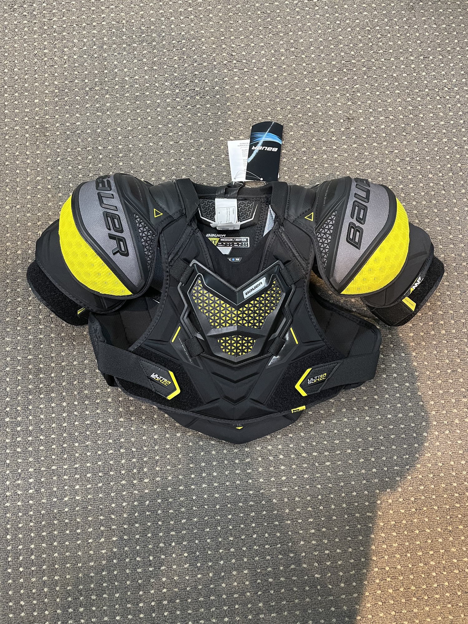 New Medium Bauer Supreme Ultrasonic Shoulder Pads SidelineSwap
