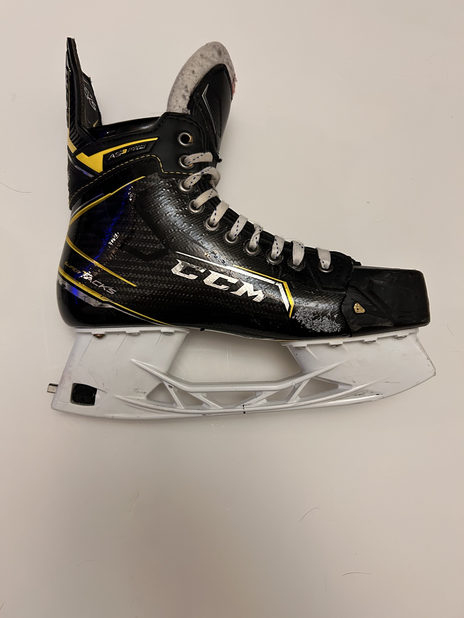 Used CCM Pro Stock Size 8 Super Tacks AS3 Hockey Skates SidelineSwap