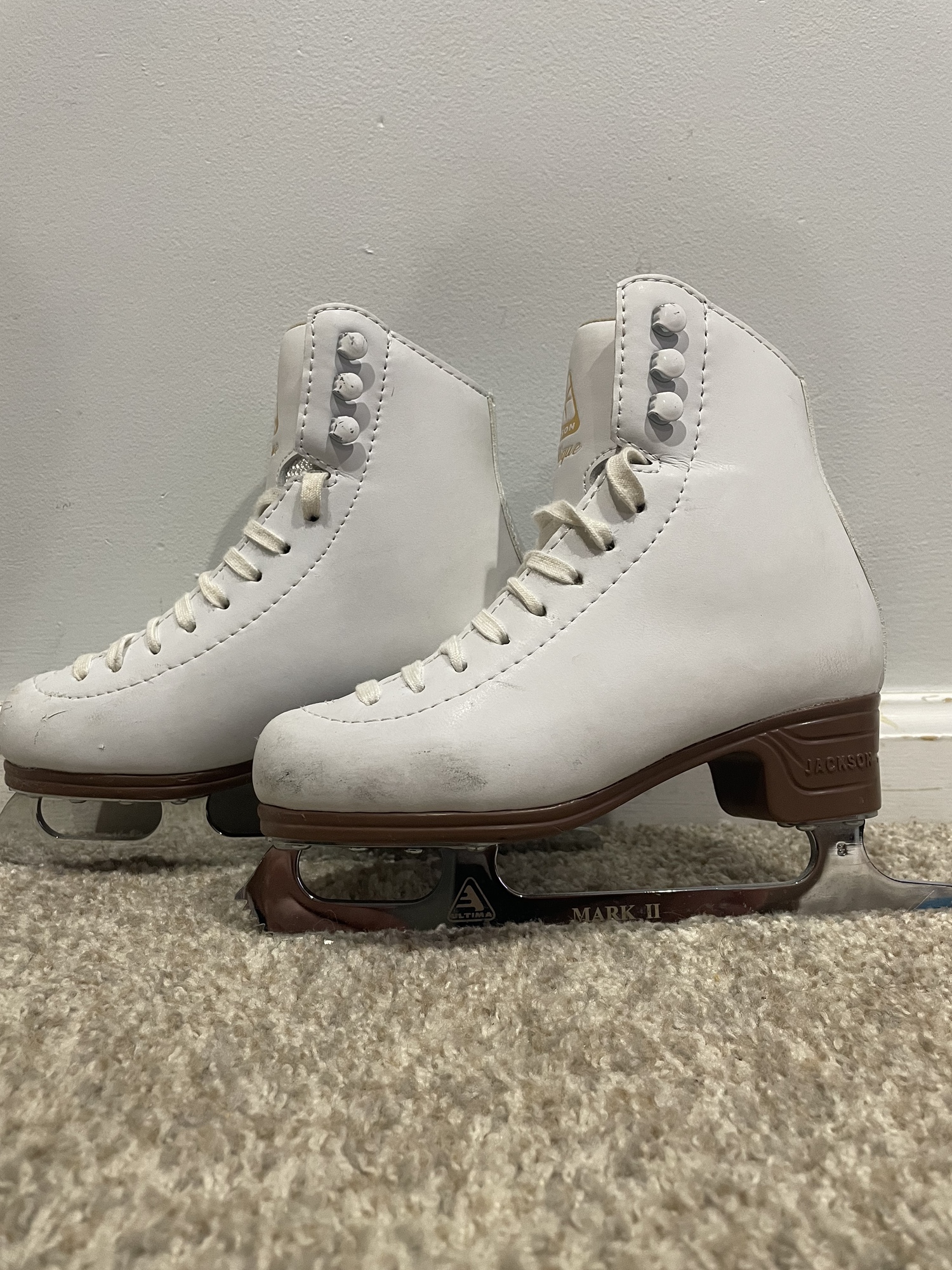 Jackson Mystique Girls Figure Skates Size 1C SidelineSwap