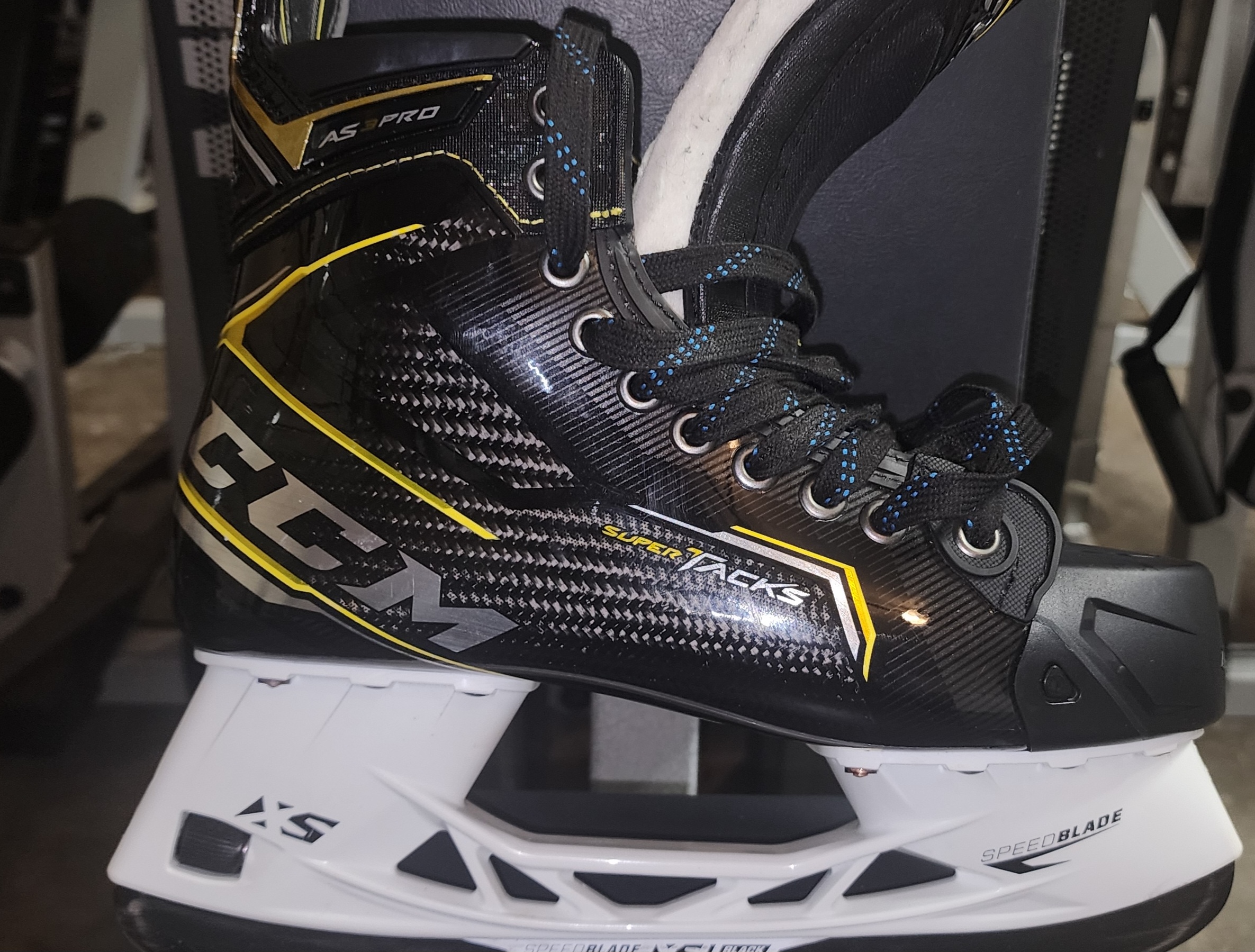 Senior New CCM Super Tacks AS3 Pro Hockey Skates Regular Width Size 8
