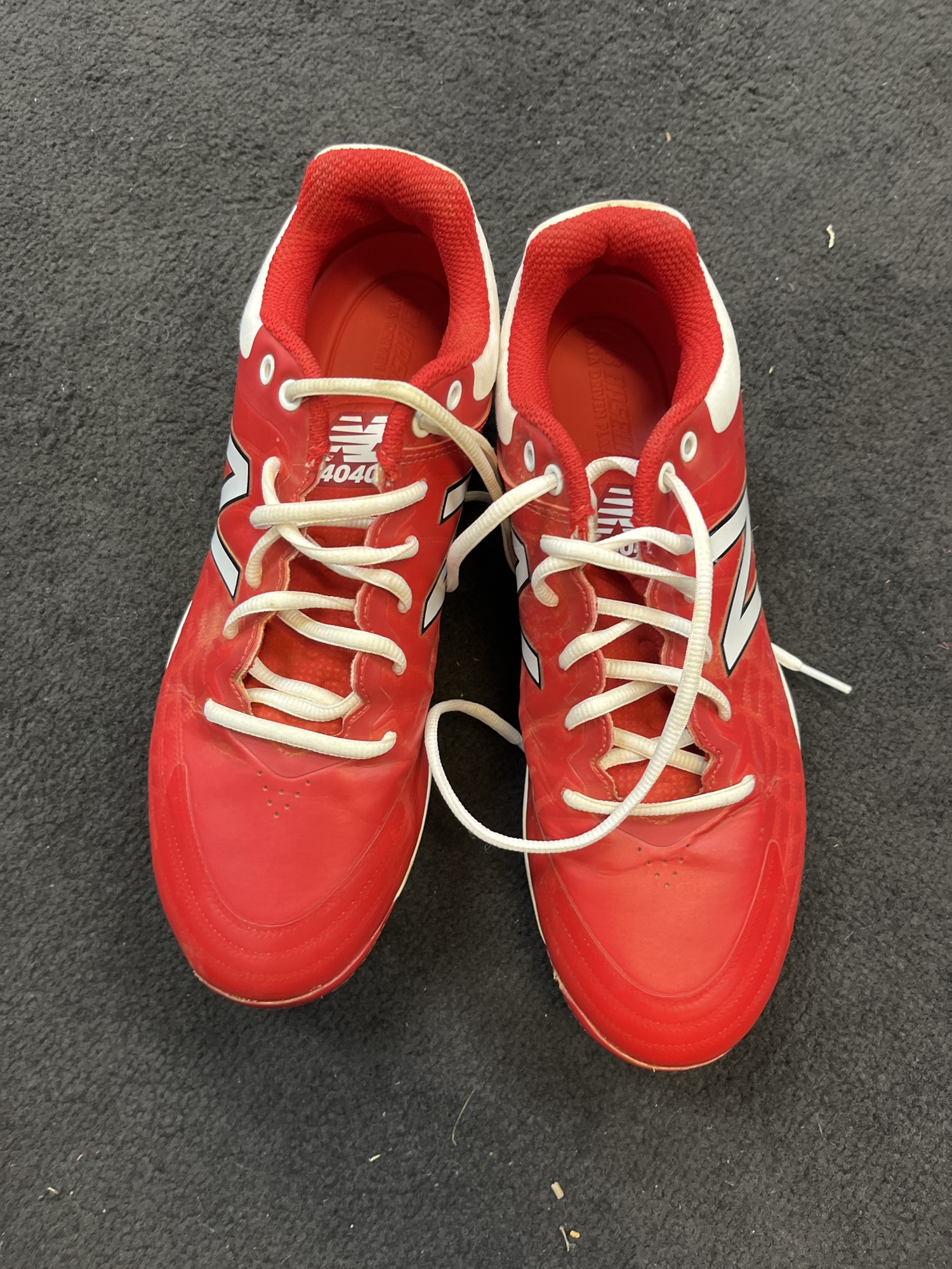 New balance molded cleats 9.5 Red Baseball SidelineSwap