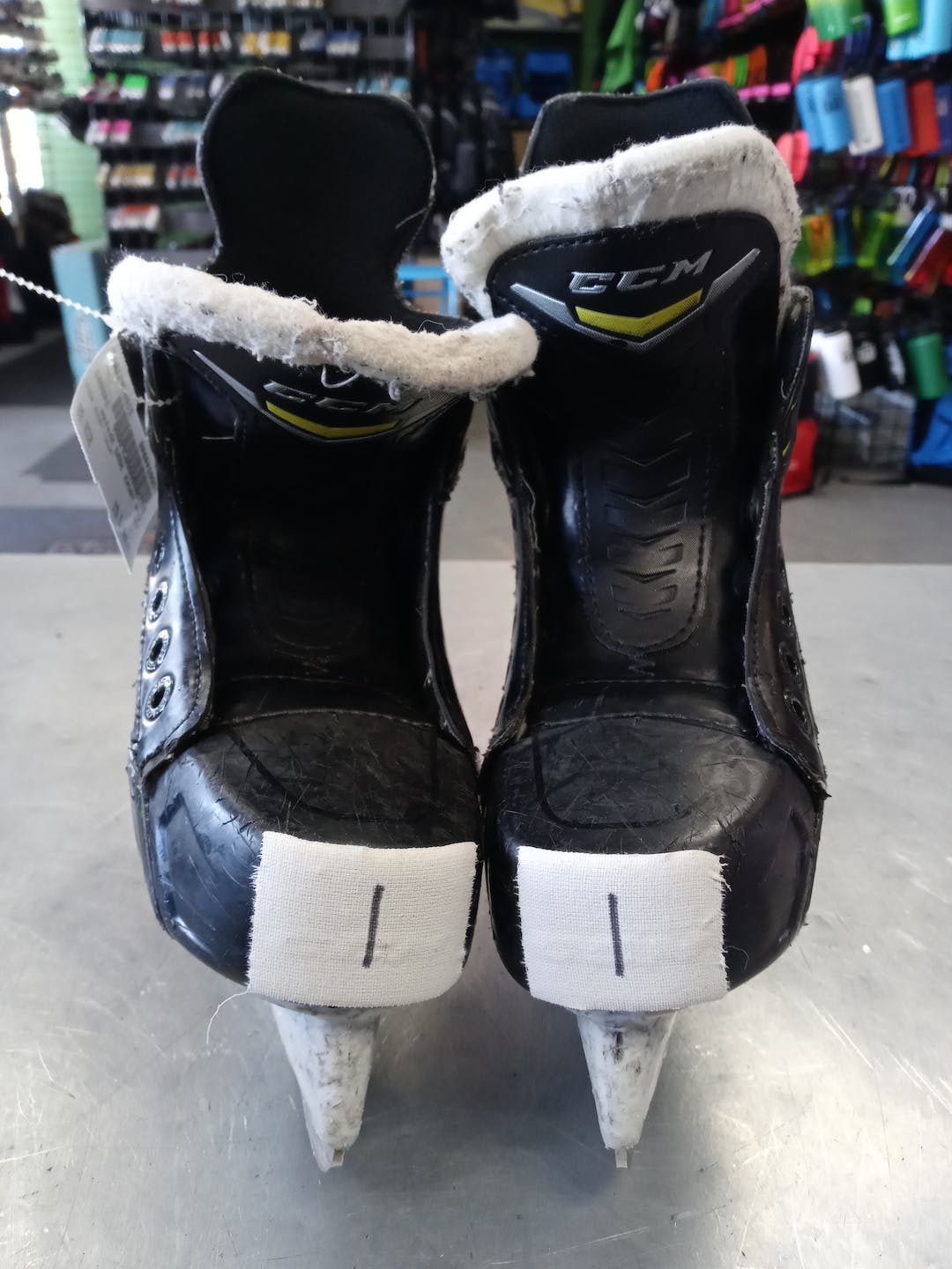 Used Ccm Tacks 3052 Junior 01 Ice Skates Ice Hockey Skates SidelineSwap