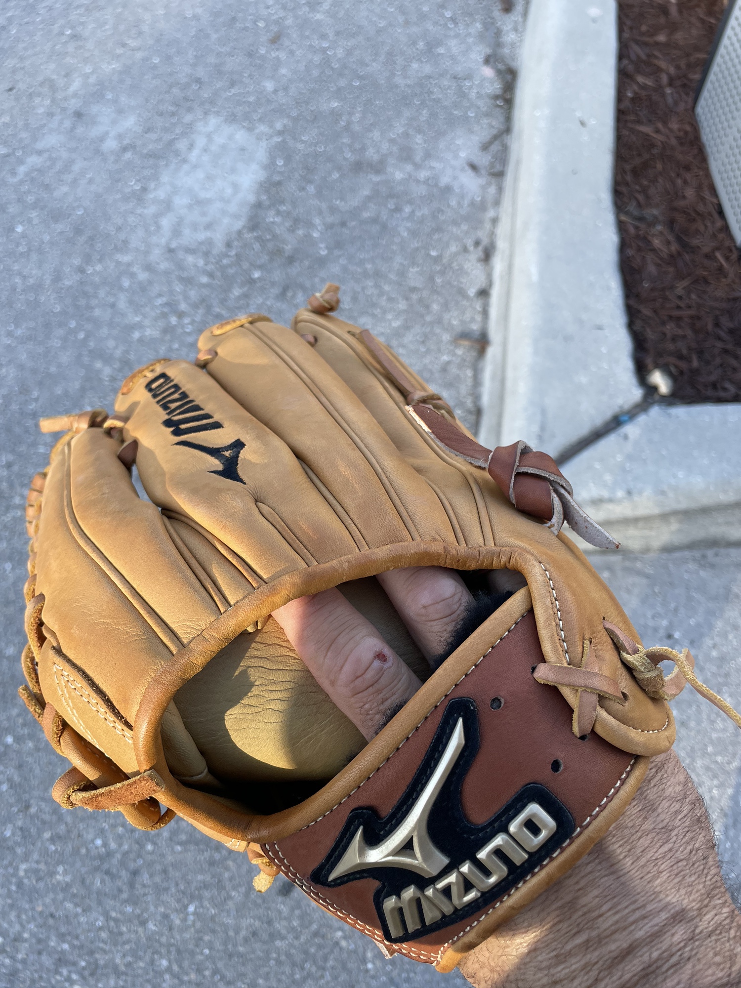Outfield 12.5" Baseball Glove SidelineSwap