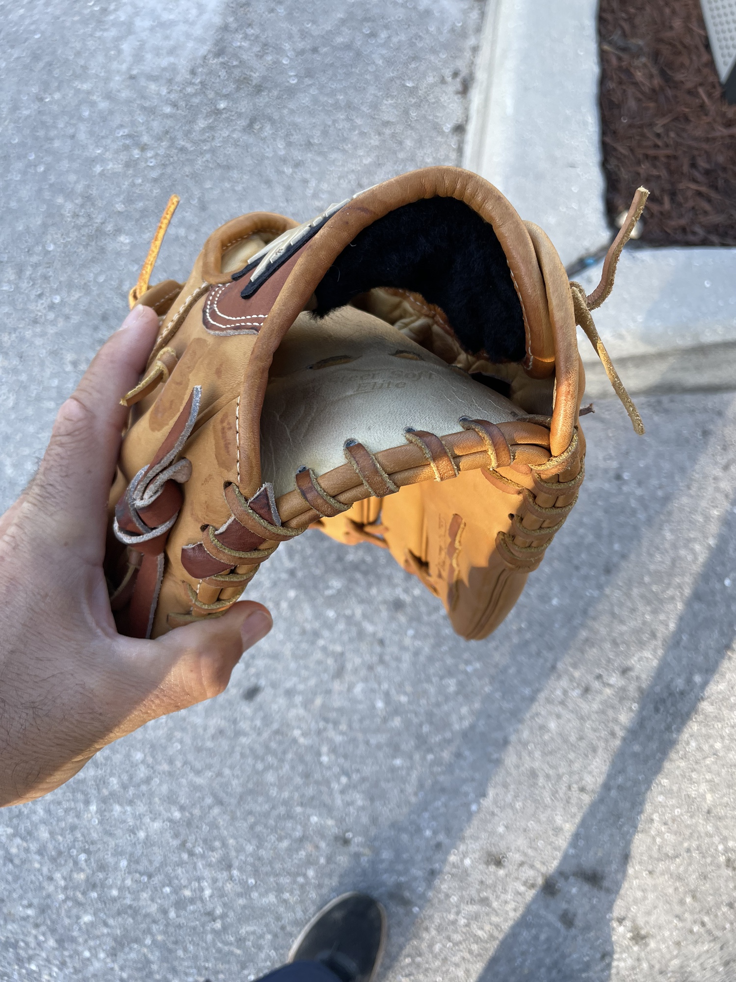 Outfield 12.5" Baseball Glove SidelineSwap