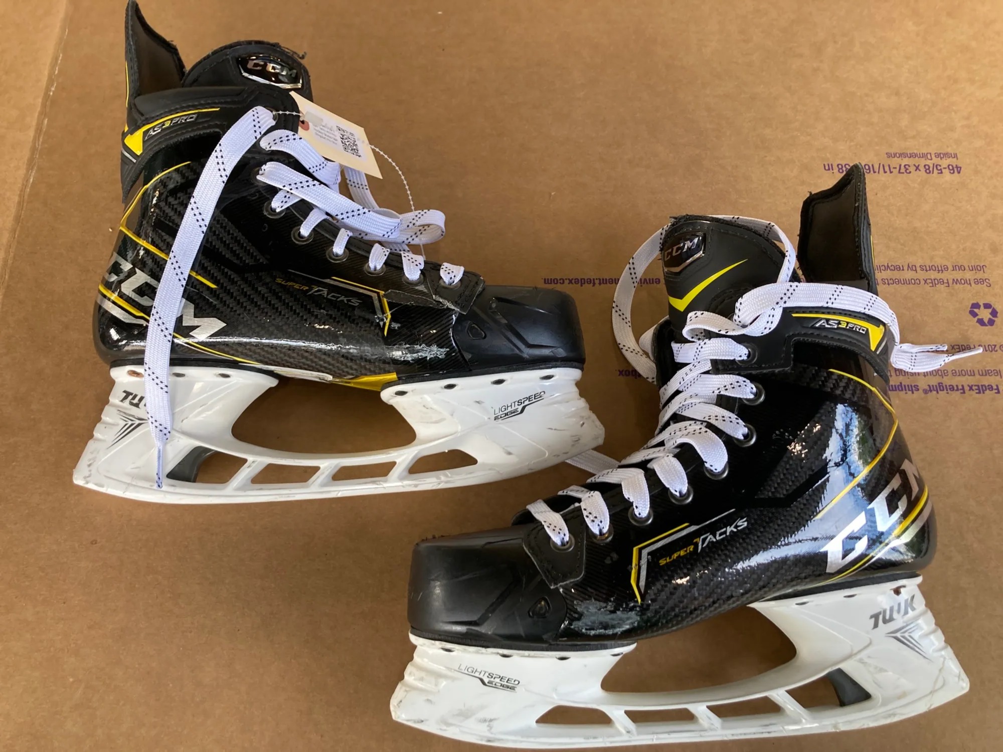 Intermediate Used CCM Super Tacks AS3 Pro Hockey Skates D&R (Regular