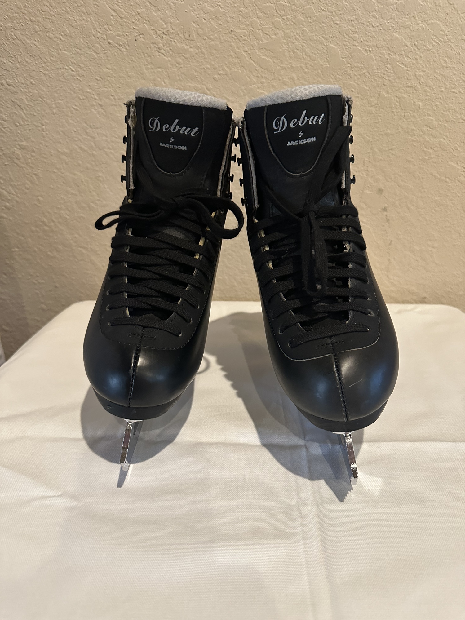 Boys’/Men’s Debut Fusion figure skates SidelineSwap