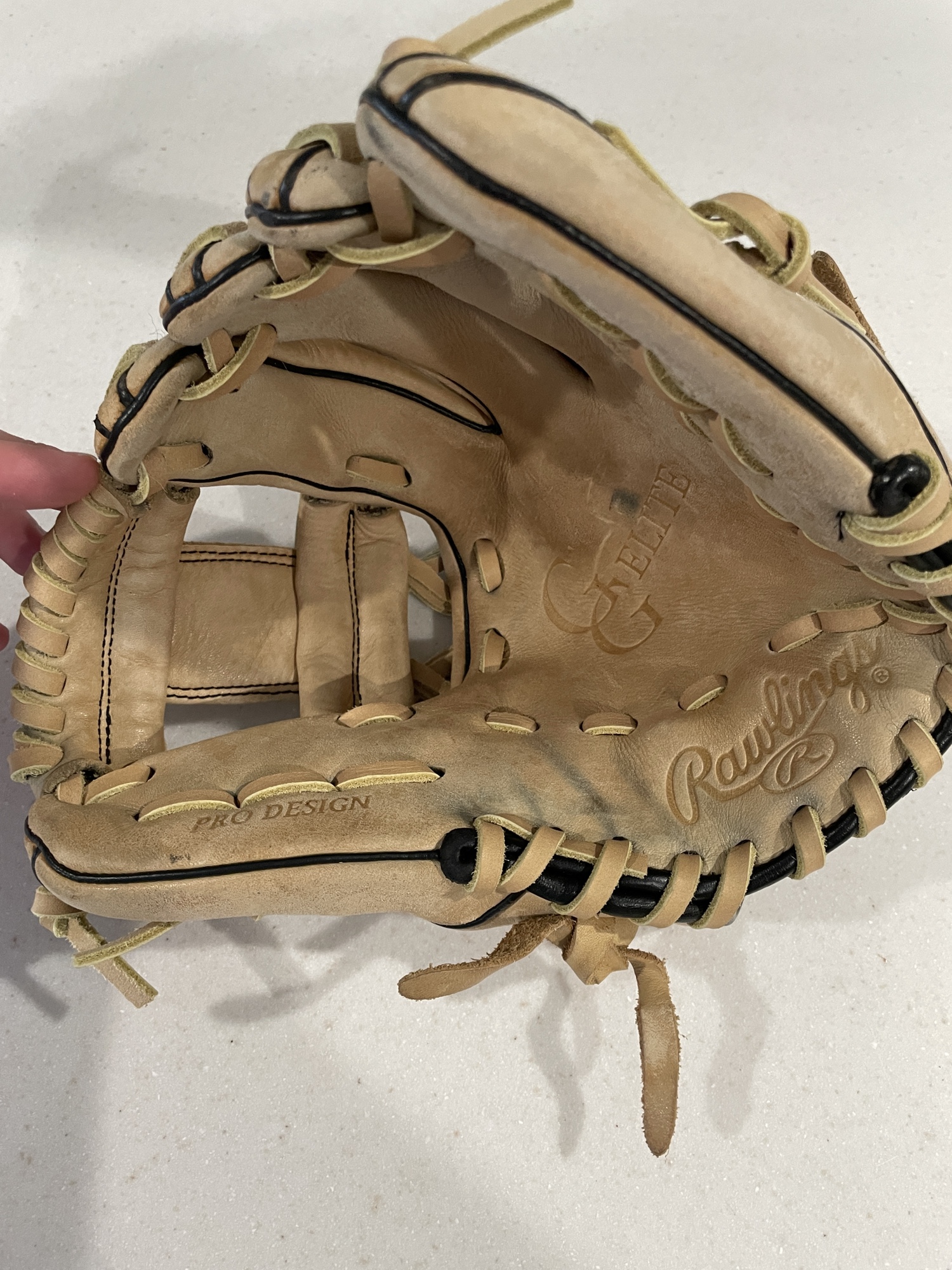 Rawlings Gold Glove Elite 11.5” GGE115ICB RHT RELACED SidelineSwap