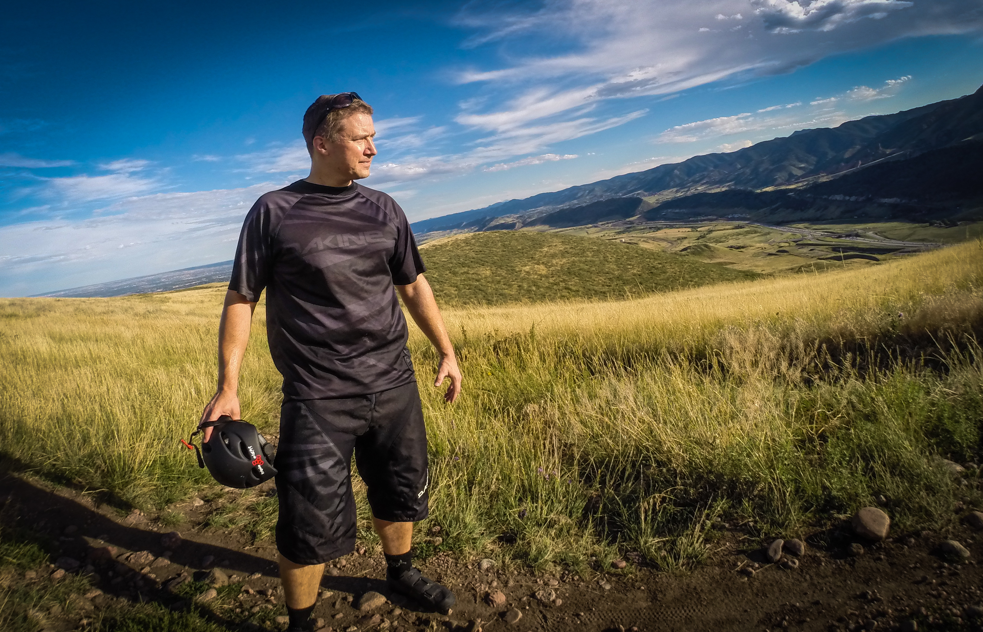 Mountain Bike Clothing Review Dakine Descent Short Sleeve Jersey Singletracks Mountain Bike News