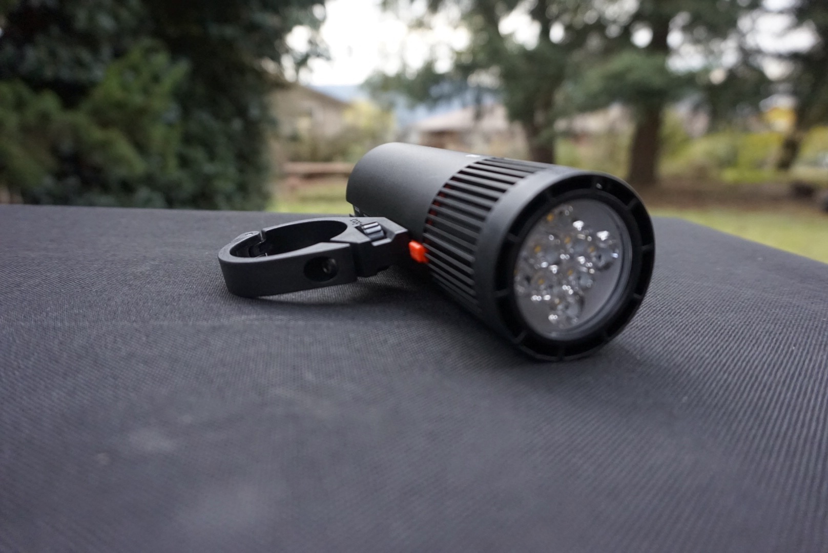 Knog PWR Mountain 2000L Light and PWR Helmet Extension Mount [Review