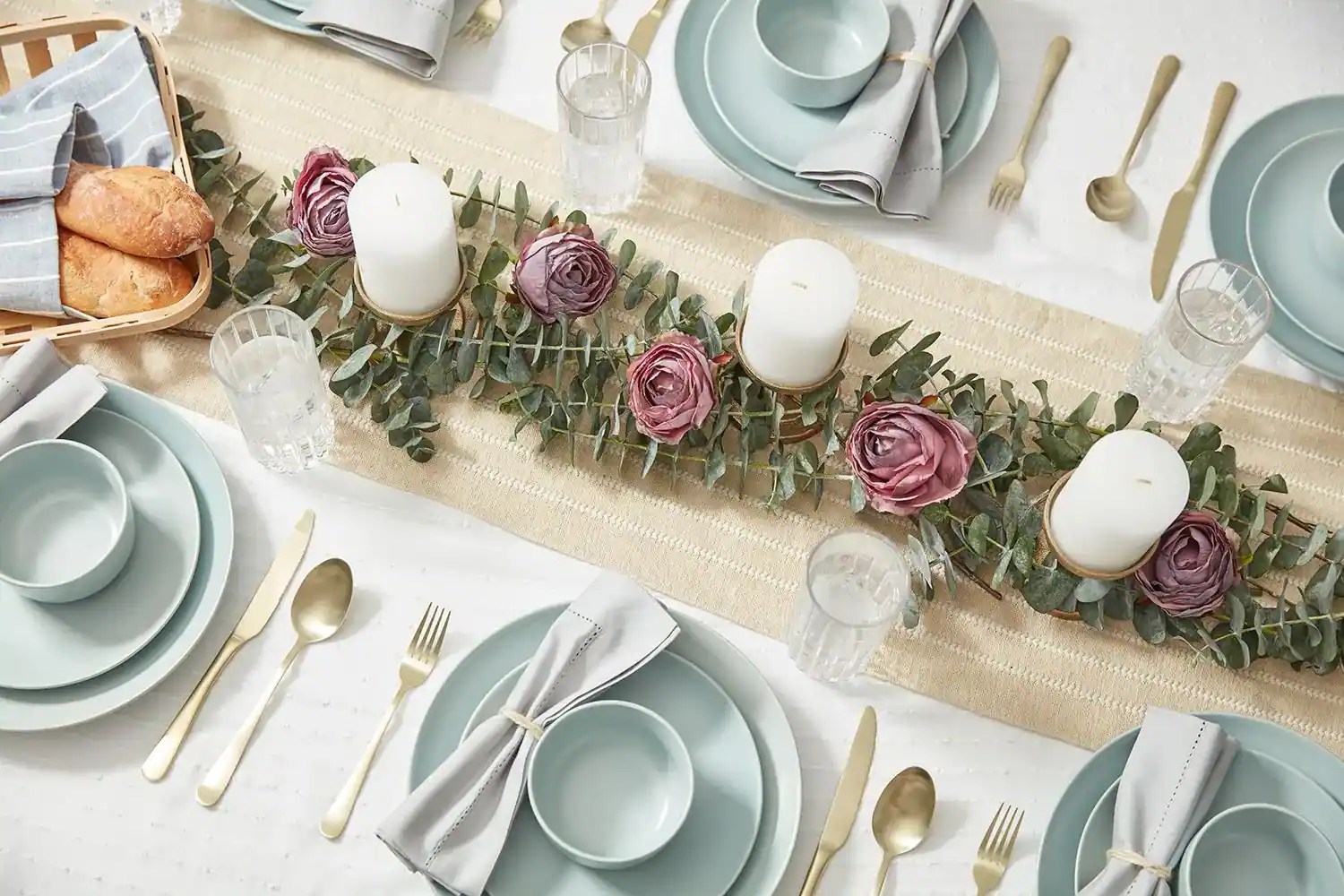 Fine Dining Etiquette What Is The Proper Way To Use A Table Napkin?