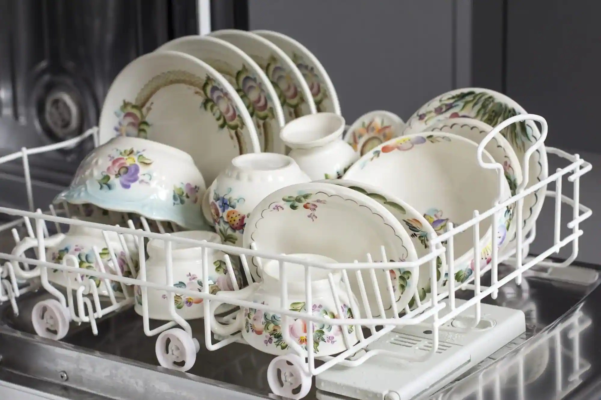 Never Wash These 5 Utensils In The Dishwasher