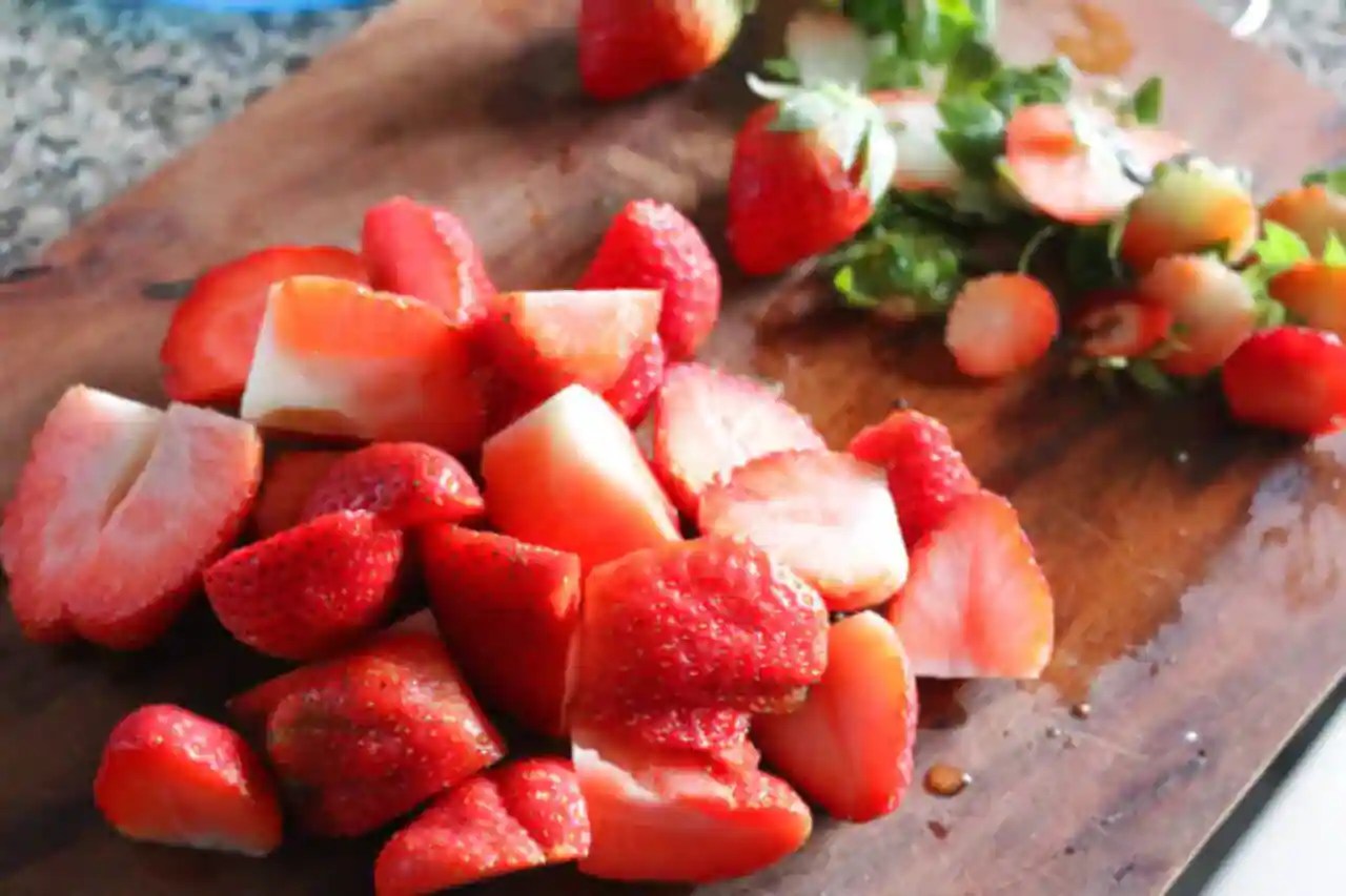 Strawberries To Oats 5 Incredible Foods That Contain More Fibre Than