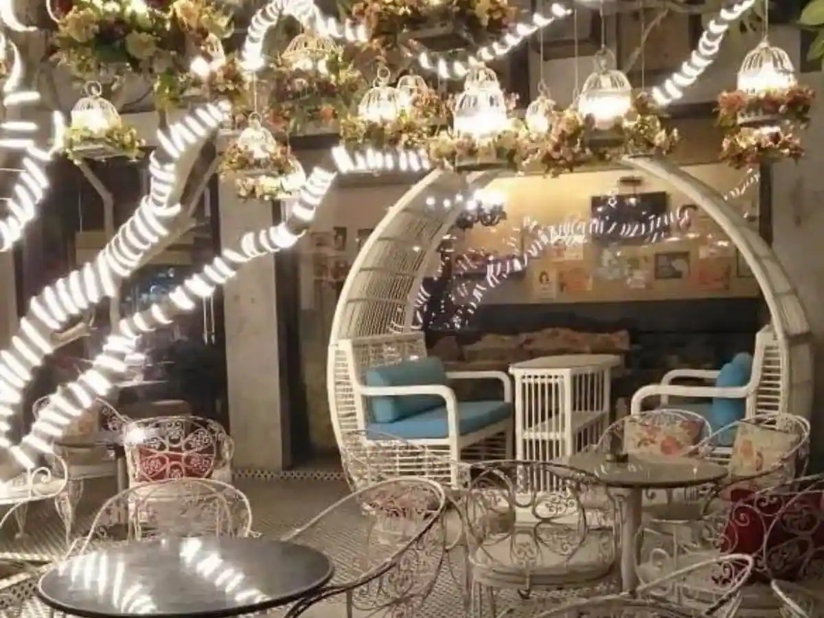 Head To These Top 10 Breakfast Places In Lucknow