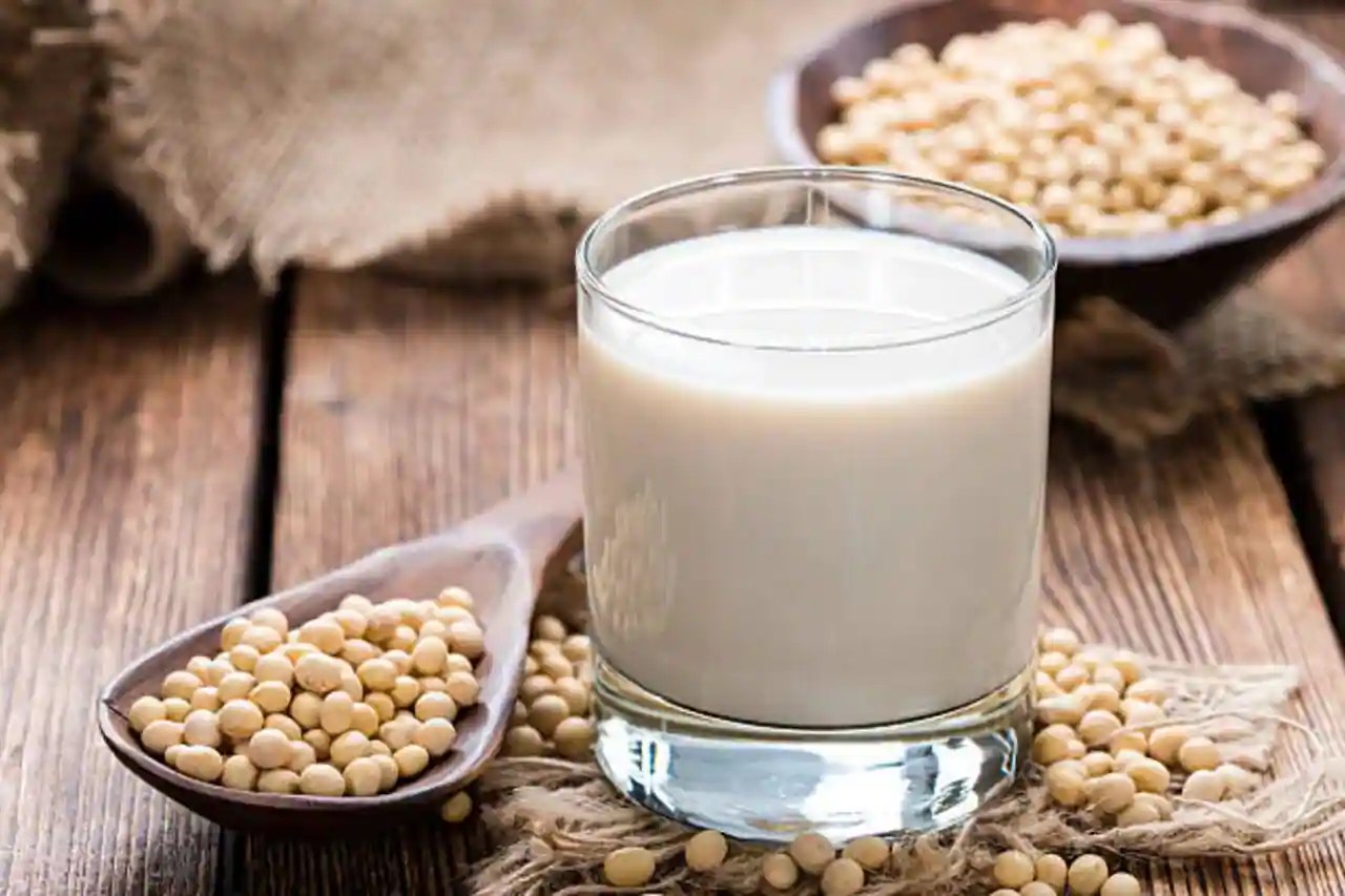 Soy Milk Vs. Almond Milk Which One's The Better Pick For You?
