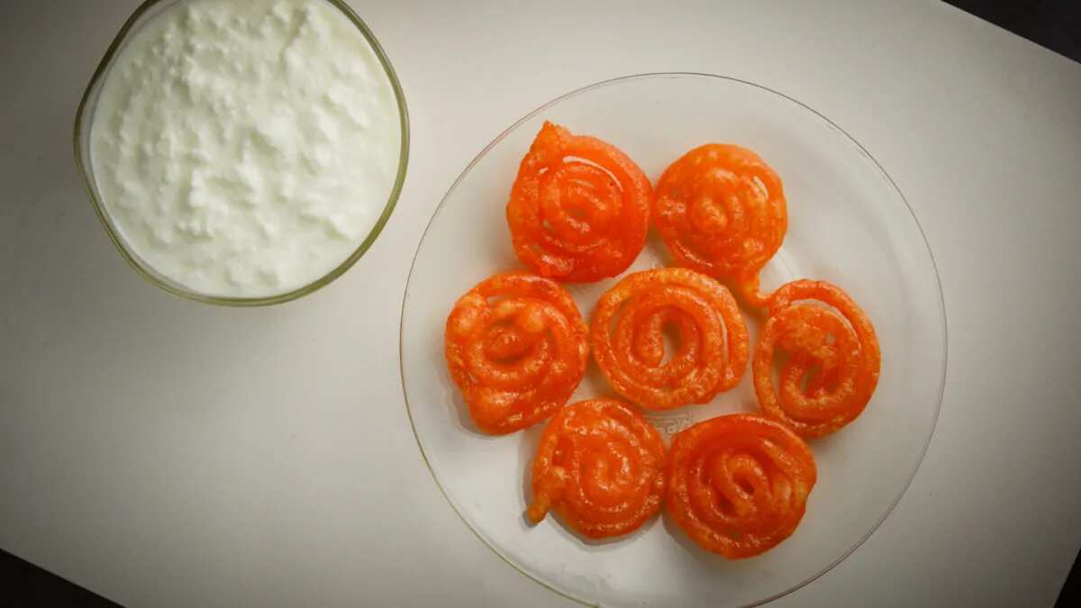 Dahi Jalebi Reigns as Lucknow's Top Breakfast Pick, Not Doodh