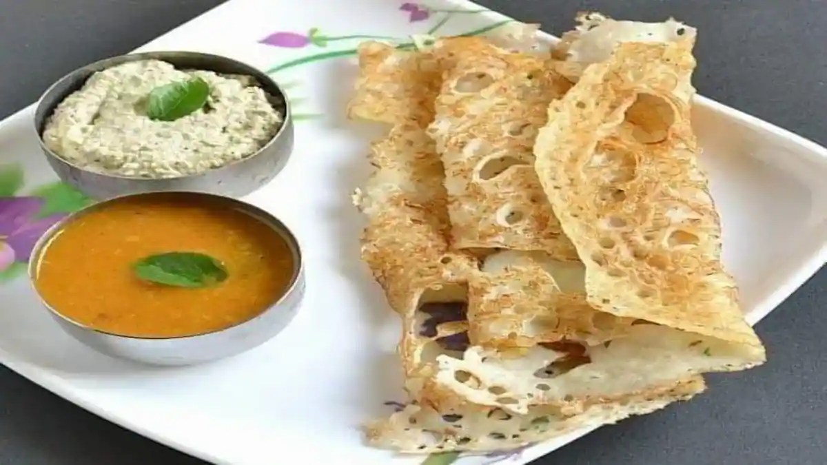 Crispy Onion Rava Dosa In Hotel Style