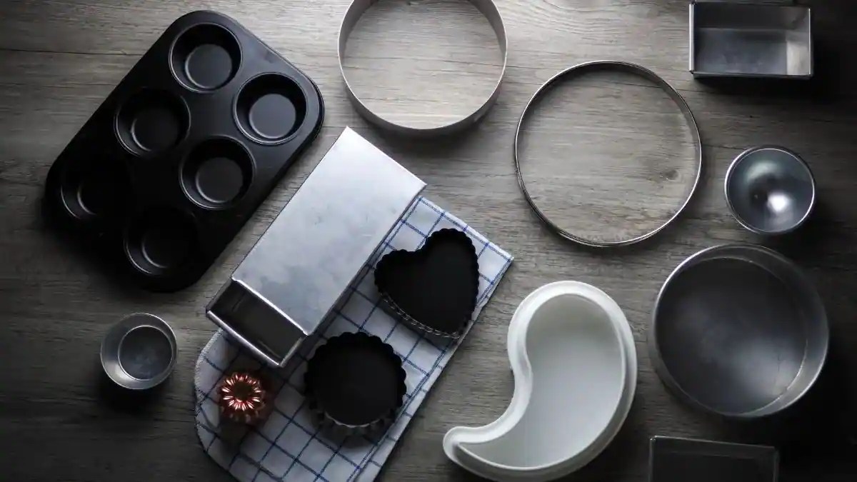 A Beginner's Guide To Choosing The Right Baking Pan