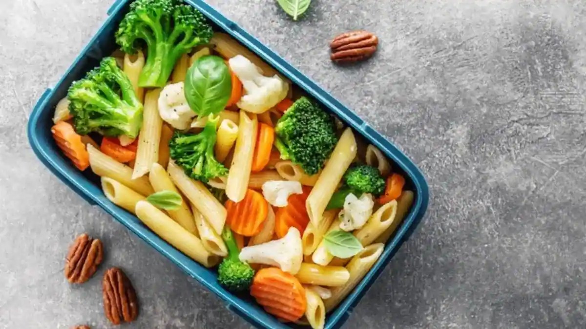 Worried About Your Kids Tiffin? 6 Simple Vegetarian Pasta Lunch Box Dishes