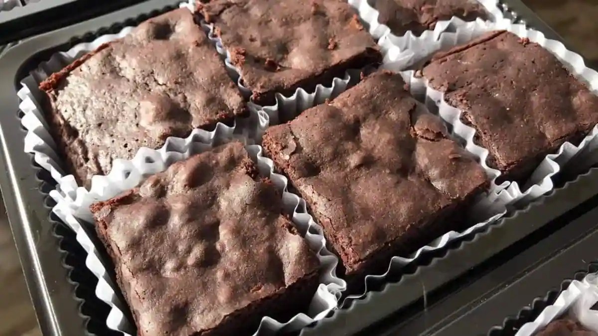 8 Easy Homemade Fudge Brownie Recipes!