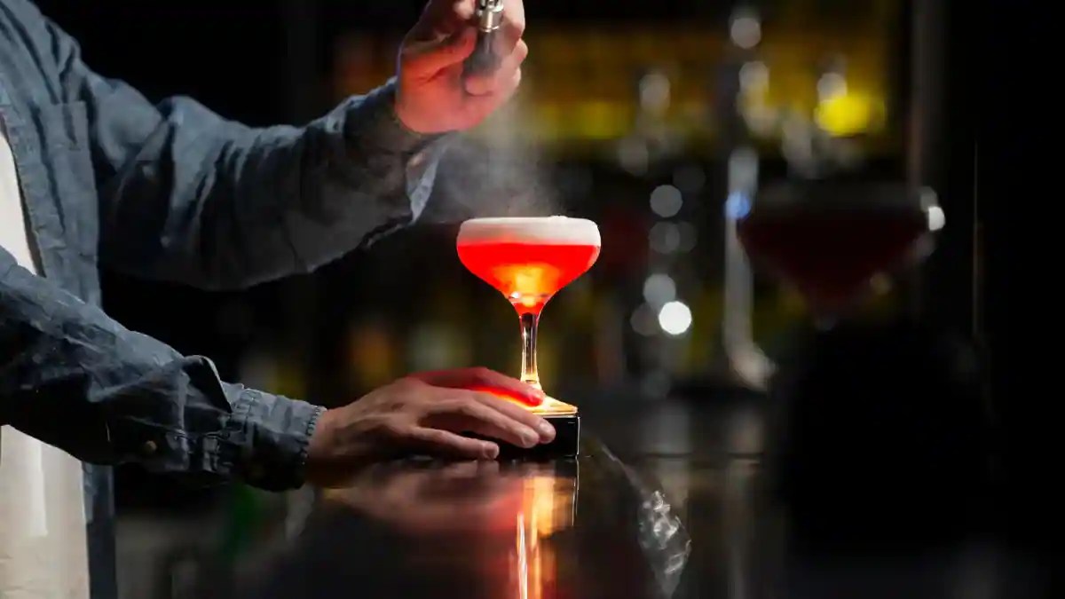 History Of Manhattan Cocktail How The Drink Revolutionized Cocktail