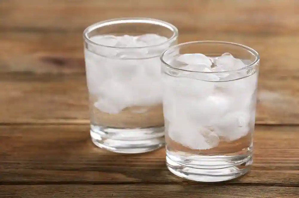 Tips To Make Clear Ice To Put In Your Beverages