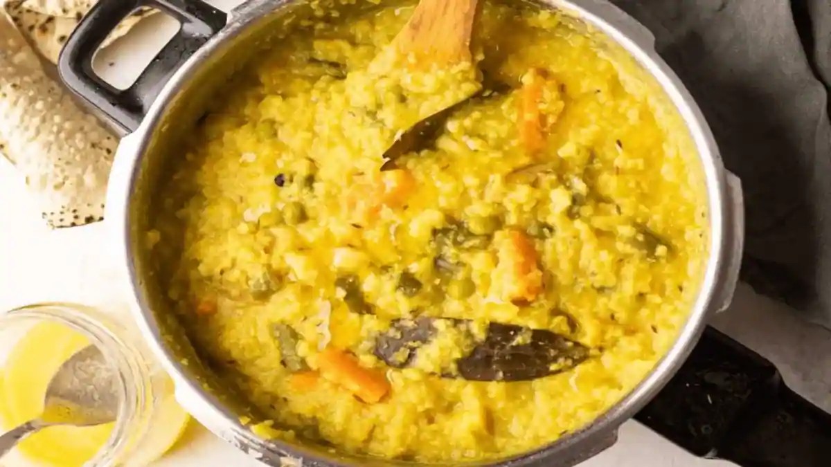 7 Tips For Cooking Moong Dal Khichdi In A Pressure Cooker