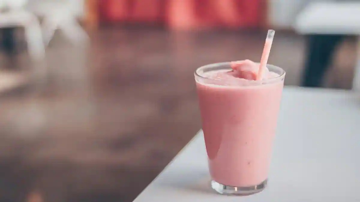 7 Delicious Late Night Filling And Healthy Smoothies To Try