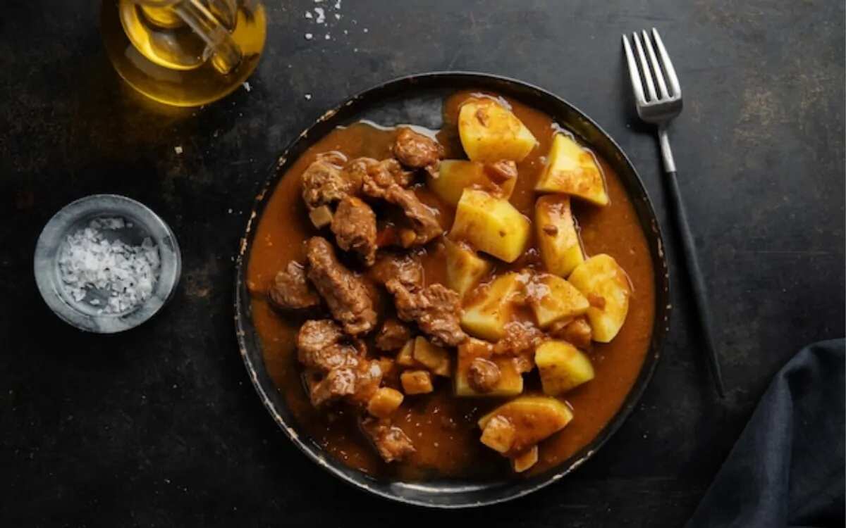 StepByStep Guide To Make Chicken Stew On Induction Cooktop