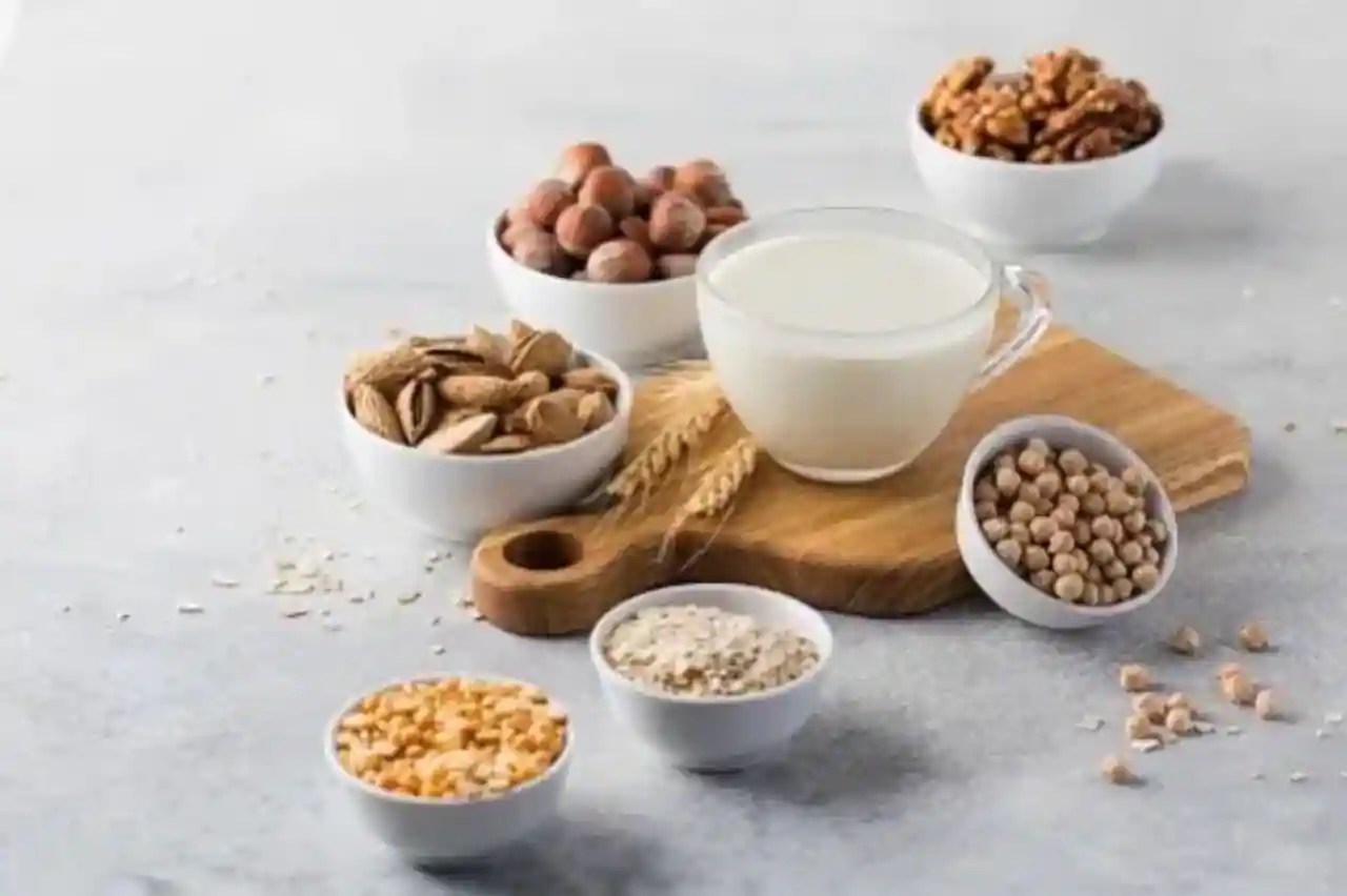 Oat Milk Vs. Soy Milk Exploring The 4 Key Differences