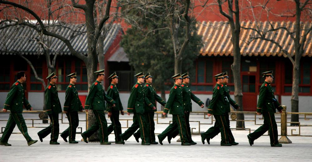 What is an Iron Rice Bowl? (with pictures)