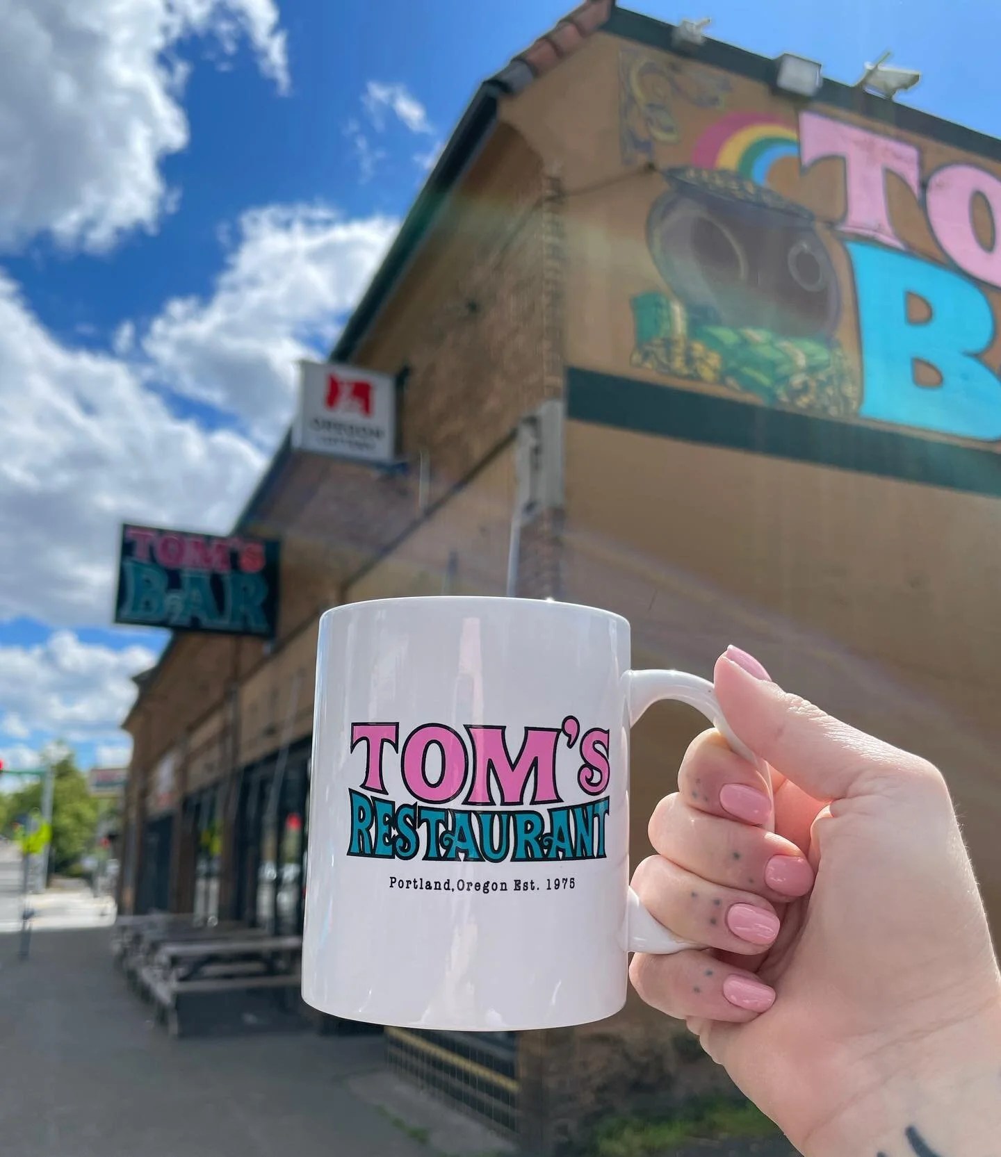 Tom's Bar — Tom's Restaurant