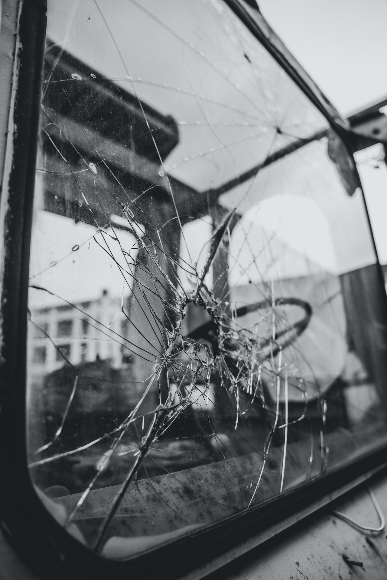Dangers of Broken or Chipped Windshield Auto Glass Specialists