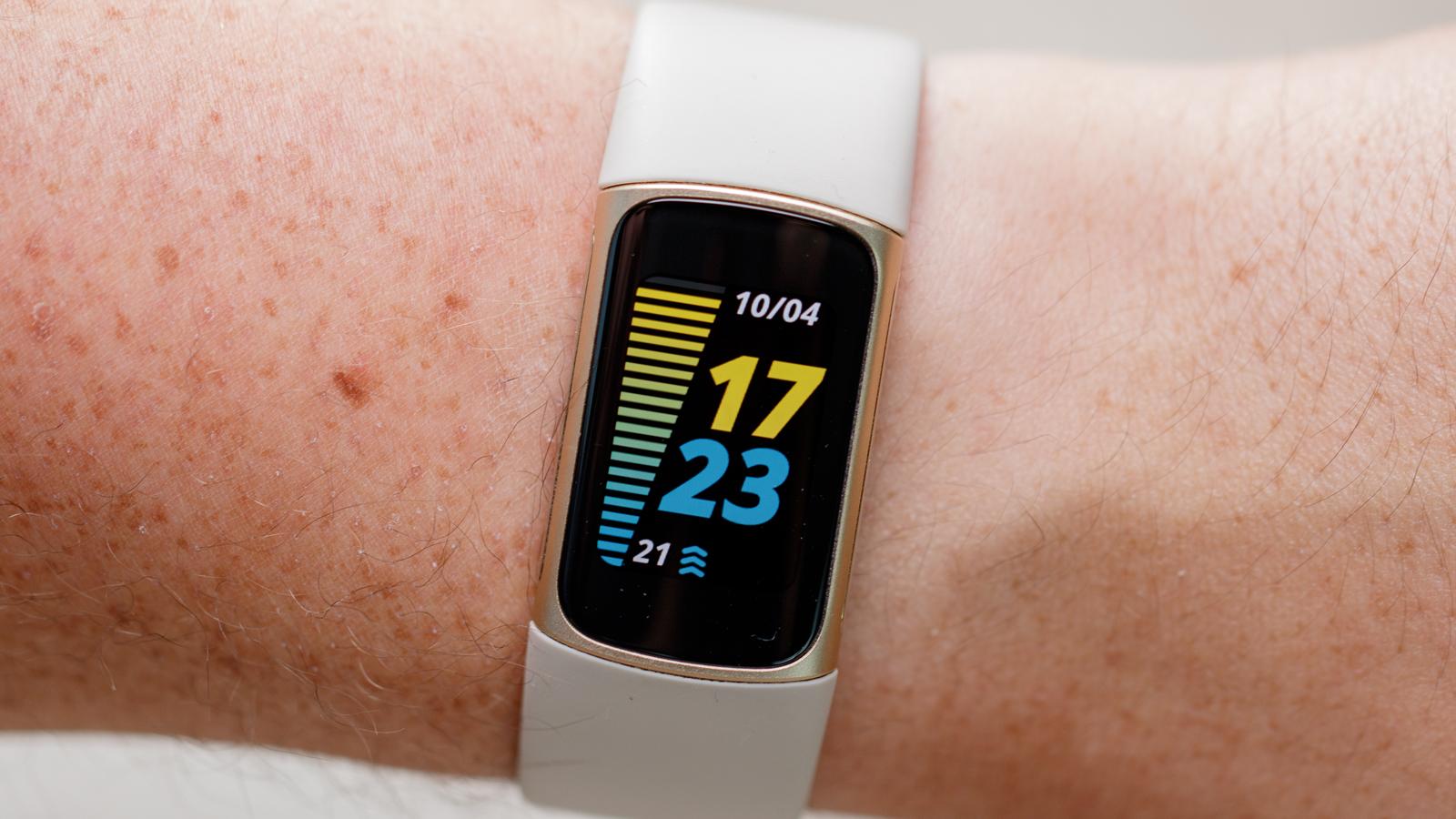 Best Fitbit 2022 Trackers and Smartwatches Ranked Techno Blender