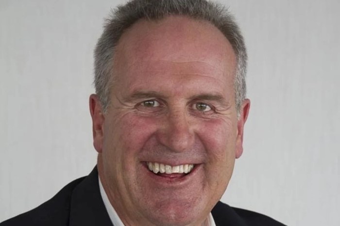 10 Richest Sports Owners' Combined Net Worth Totals $353B Steve romeyn net worth