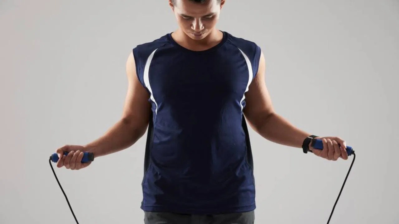 रोज घरच्या घरी 15 मिनिटे करा हे व्यायाम, लठ्ठपणा होईल कमी Marathi