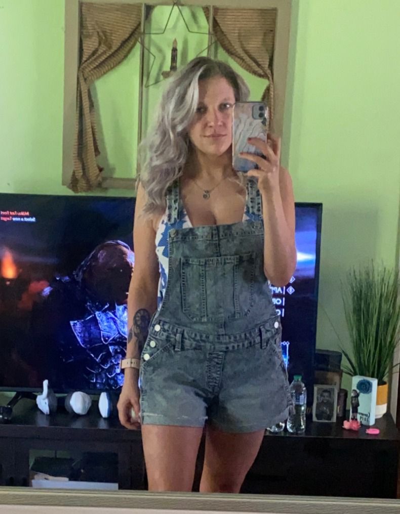 Rough N' Rowdy 16 Ring Girl Voting