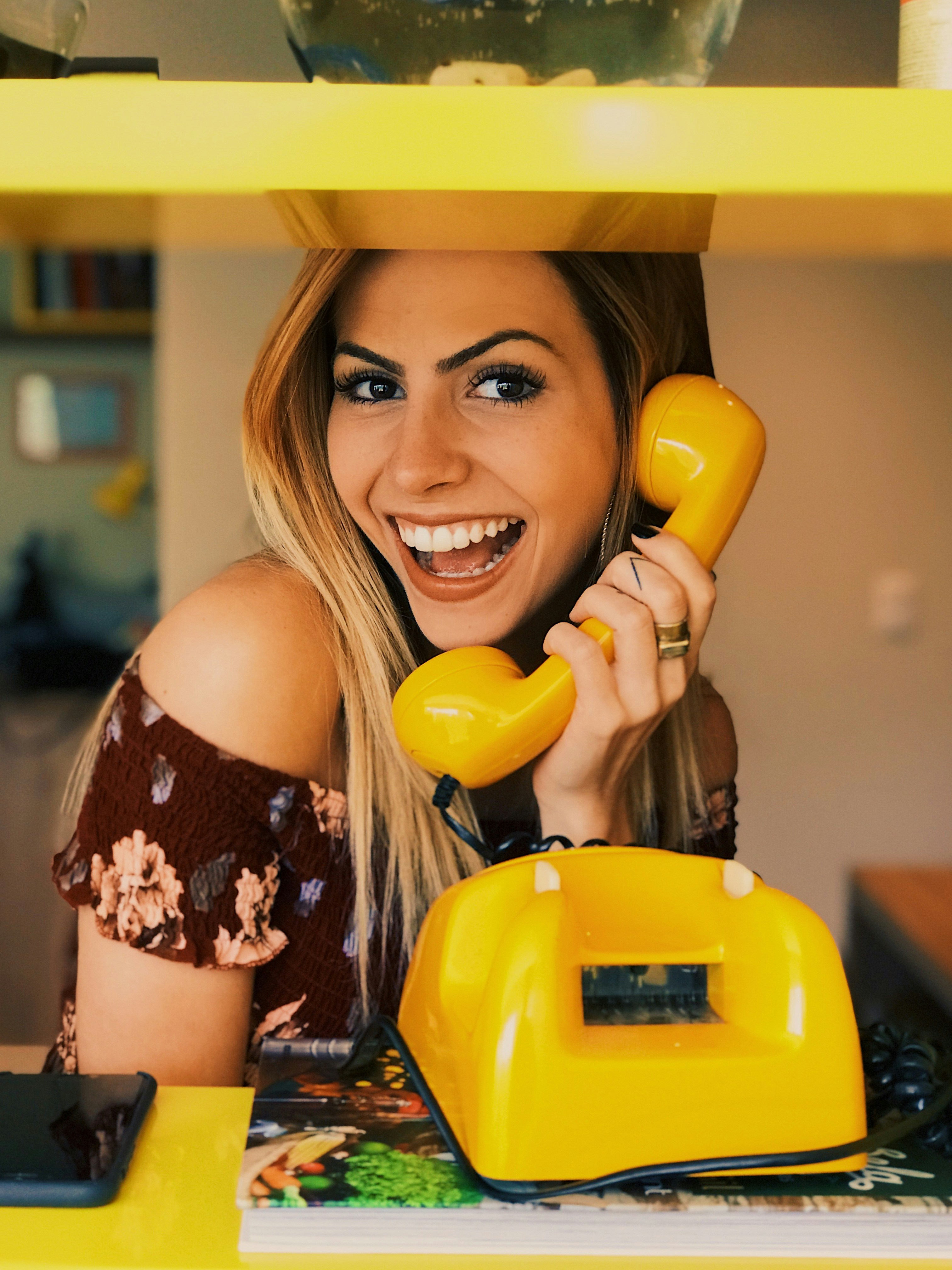 How to answer the phone in Spanish (and sound like a pro) Language Pro