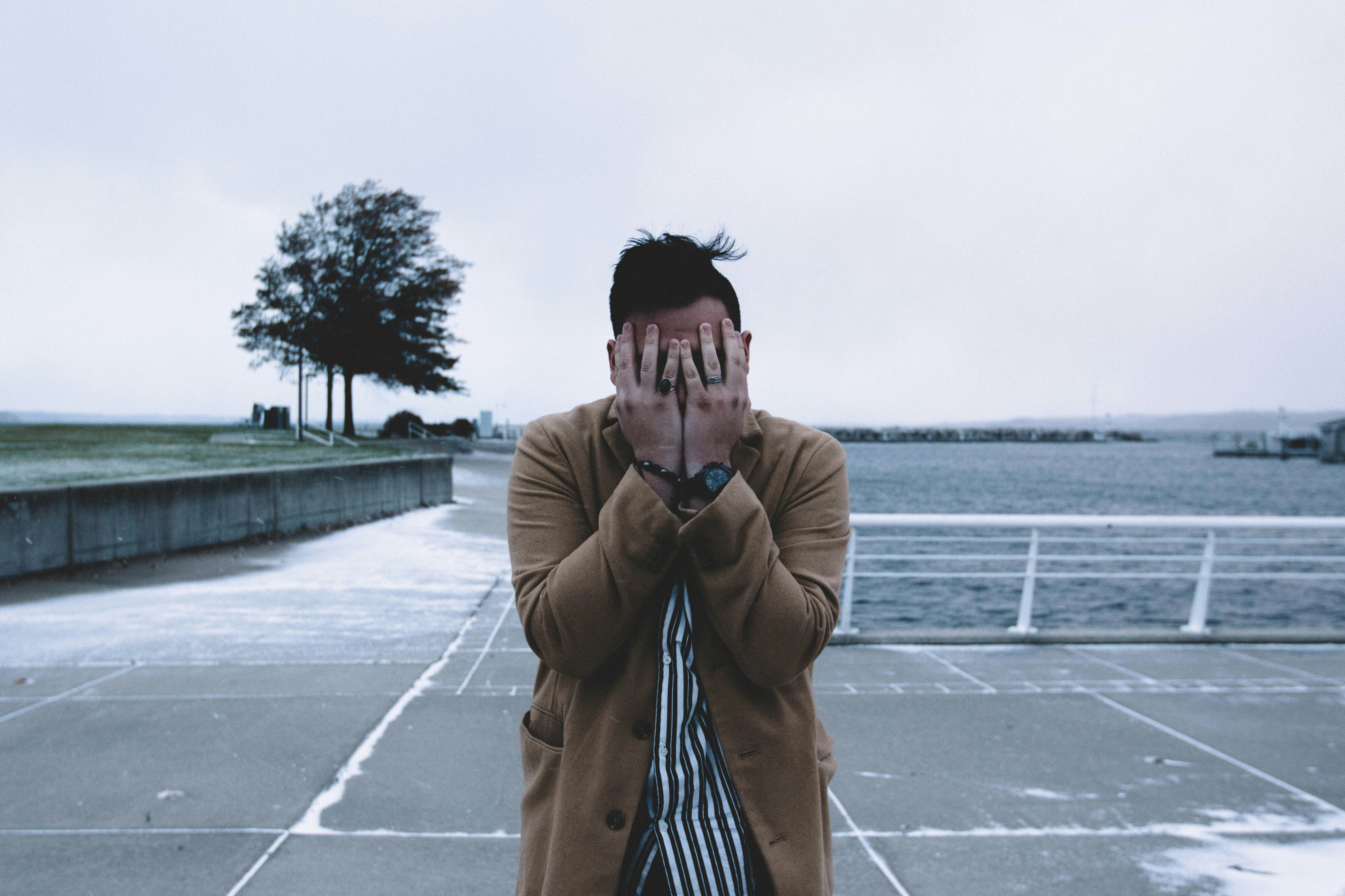 Faceless HD photo by AJ Garcia (ajgarciaco) on Unsplash