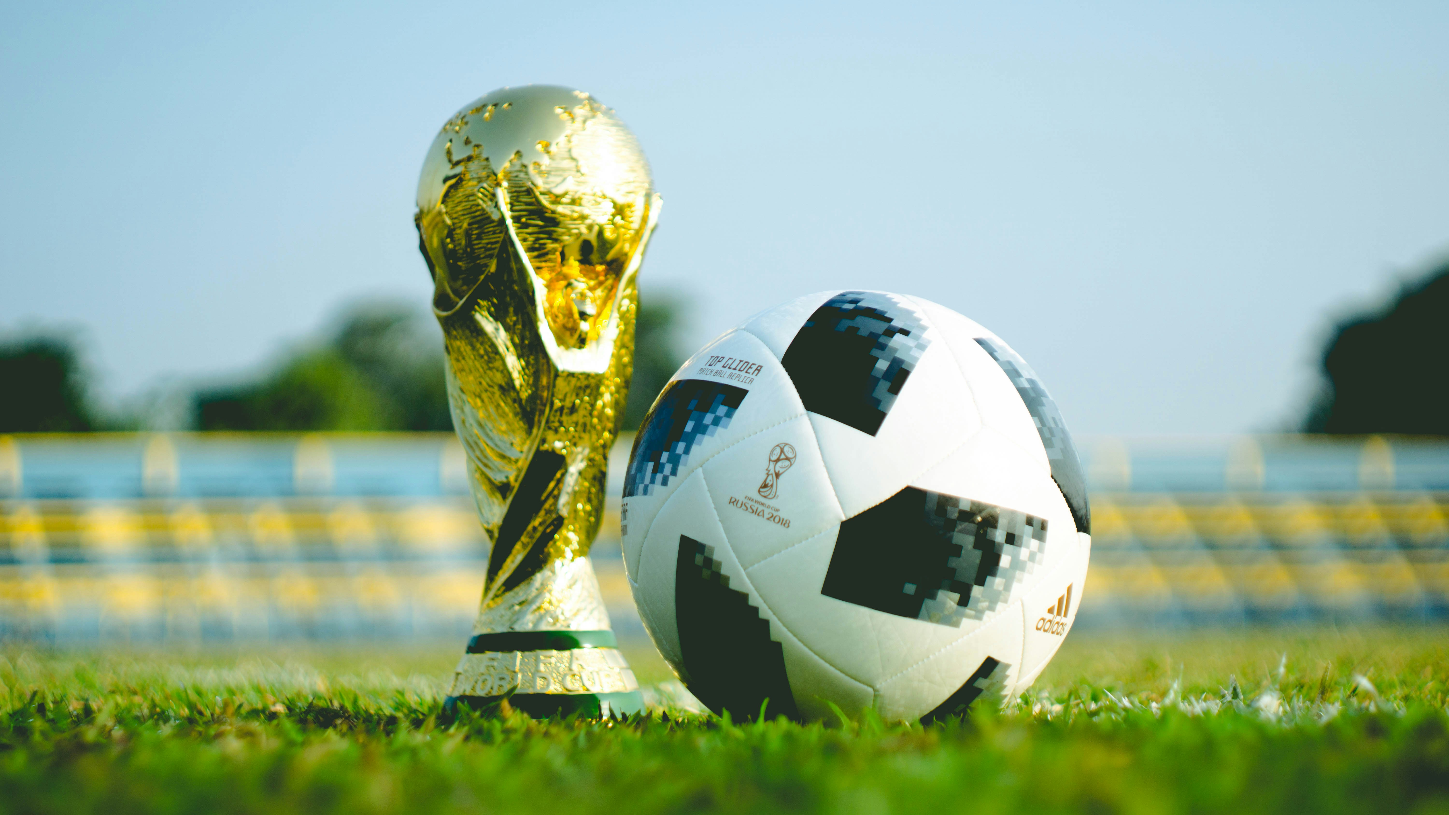 FIFA, кубок, м'яч, на полі