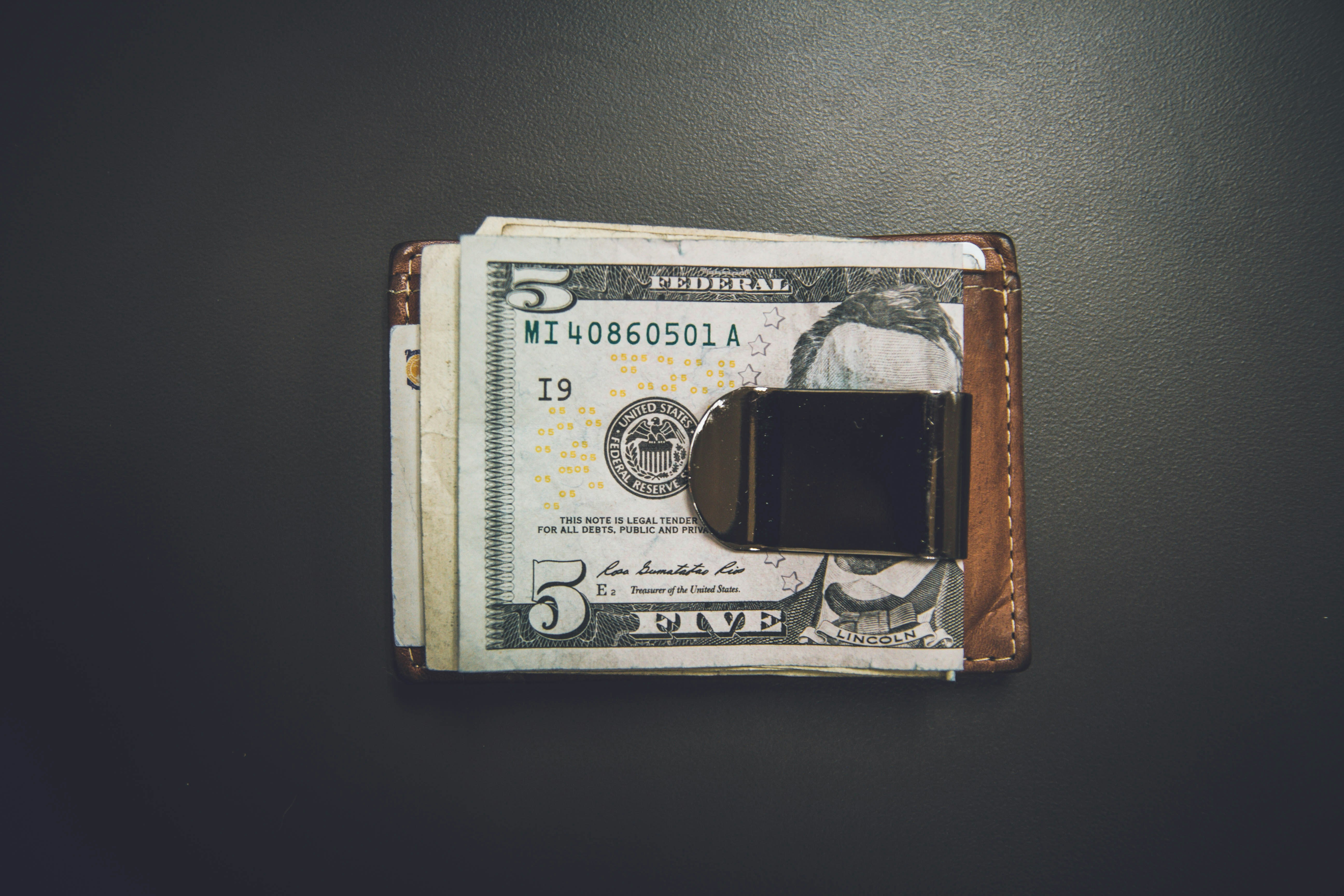 What Are Two Common Sources of Income? Building Wealth