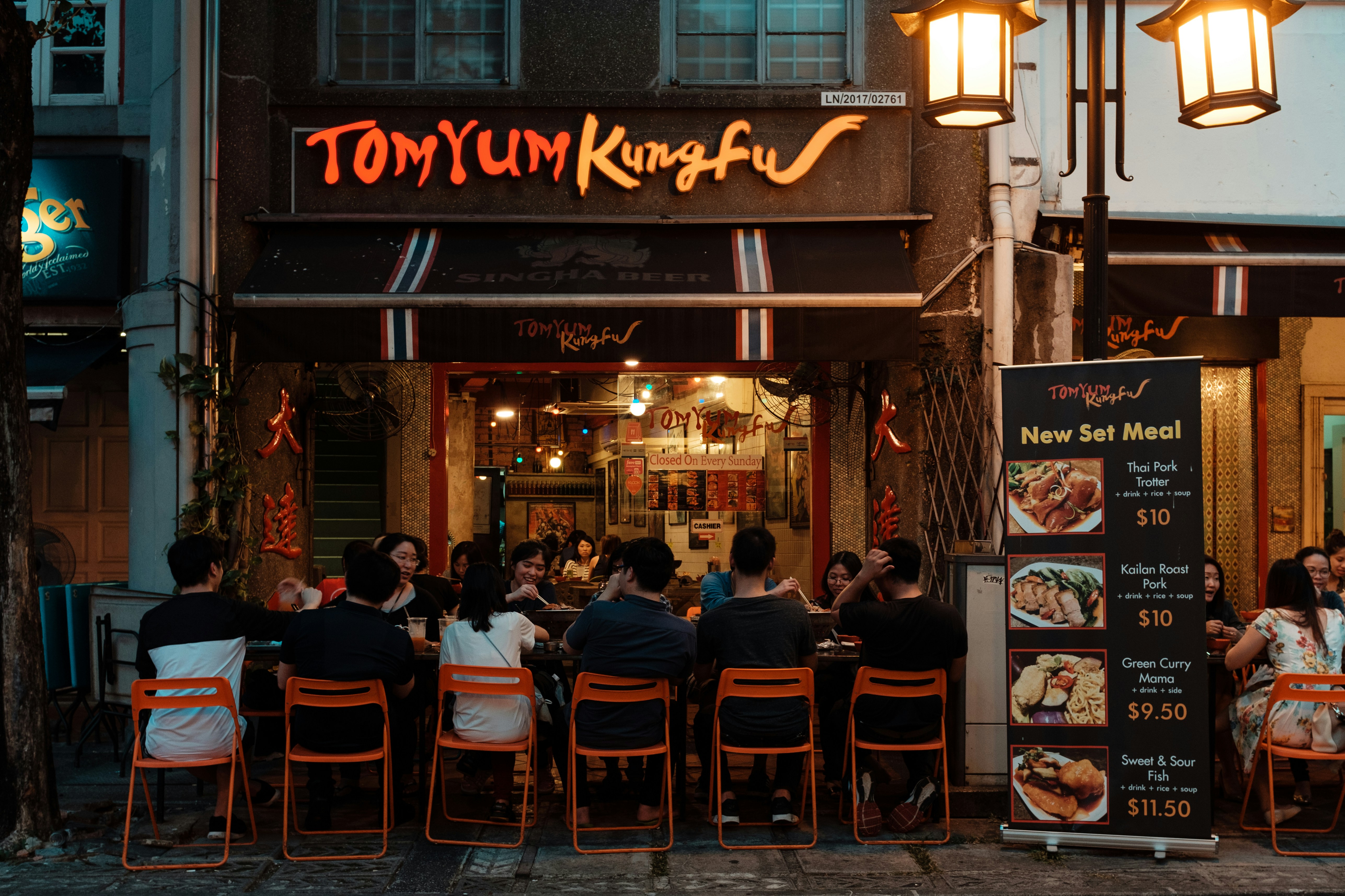 Homage Restaurant Pictures | Download Free Images on Unsplash