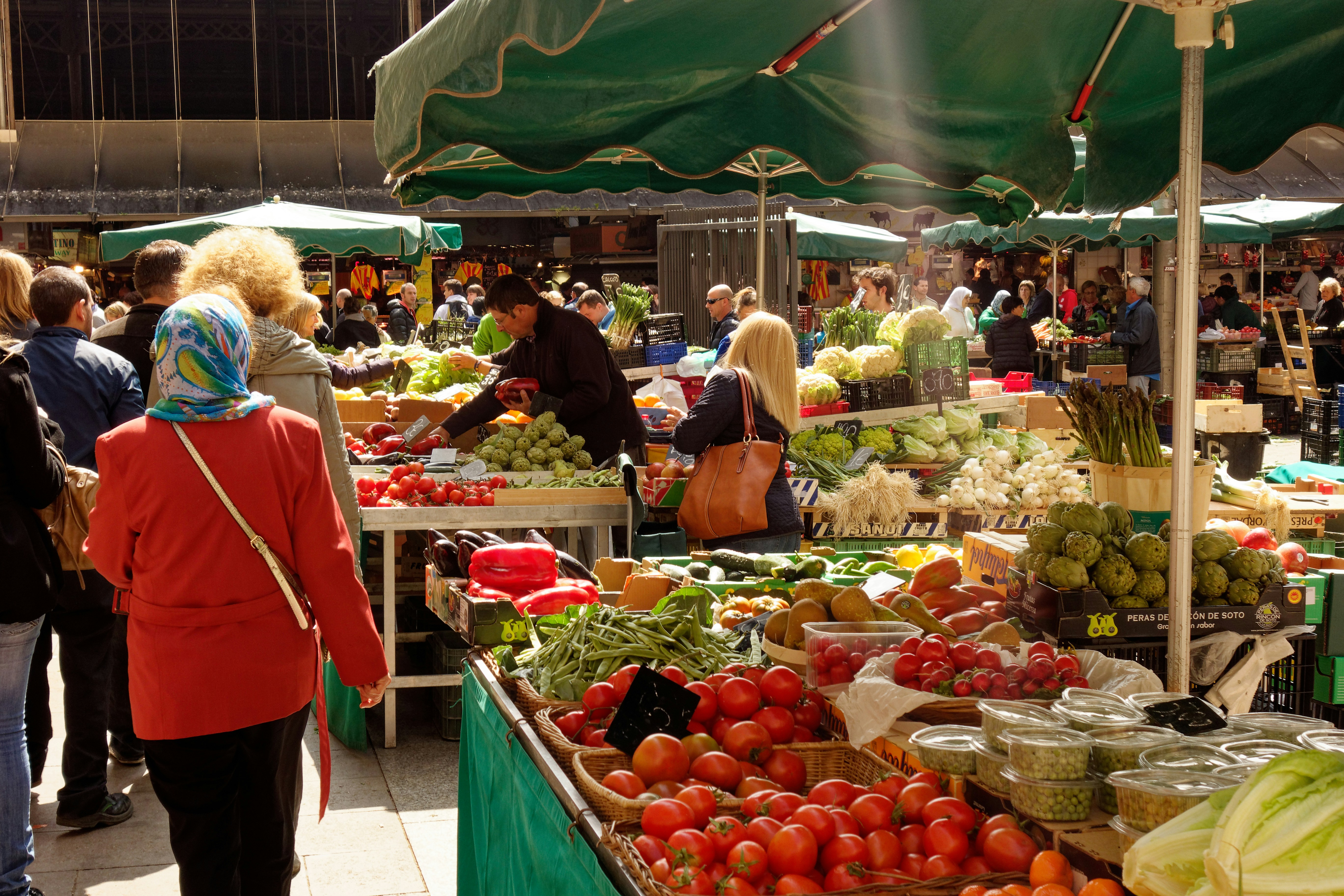 10 Great Tips to Barter in Local Markets While Traveling