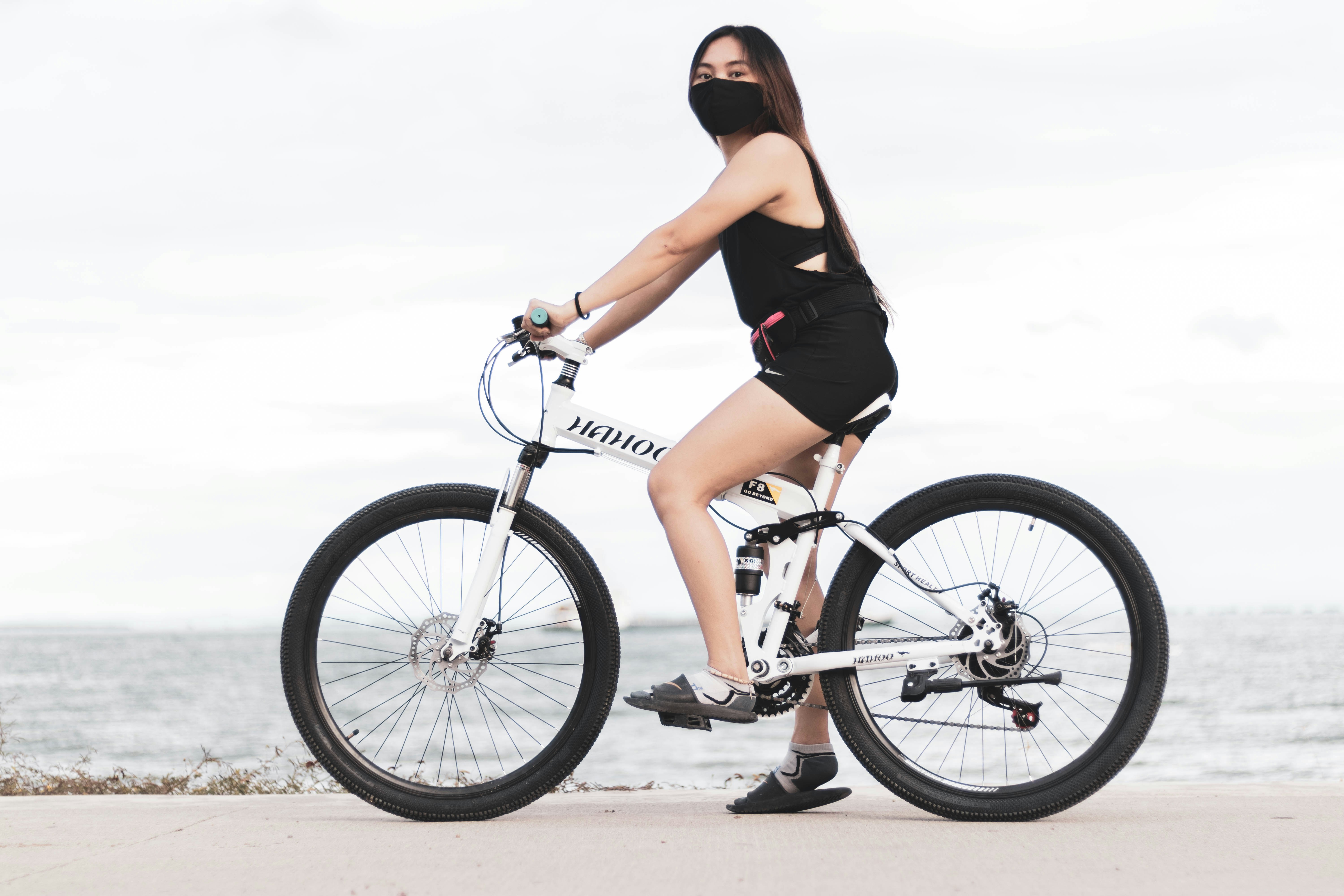 12 Stylish Custom Bike Accessories for 2025