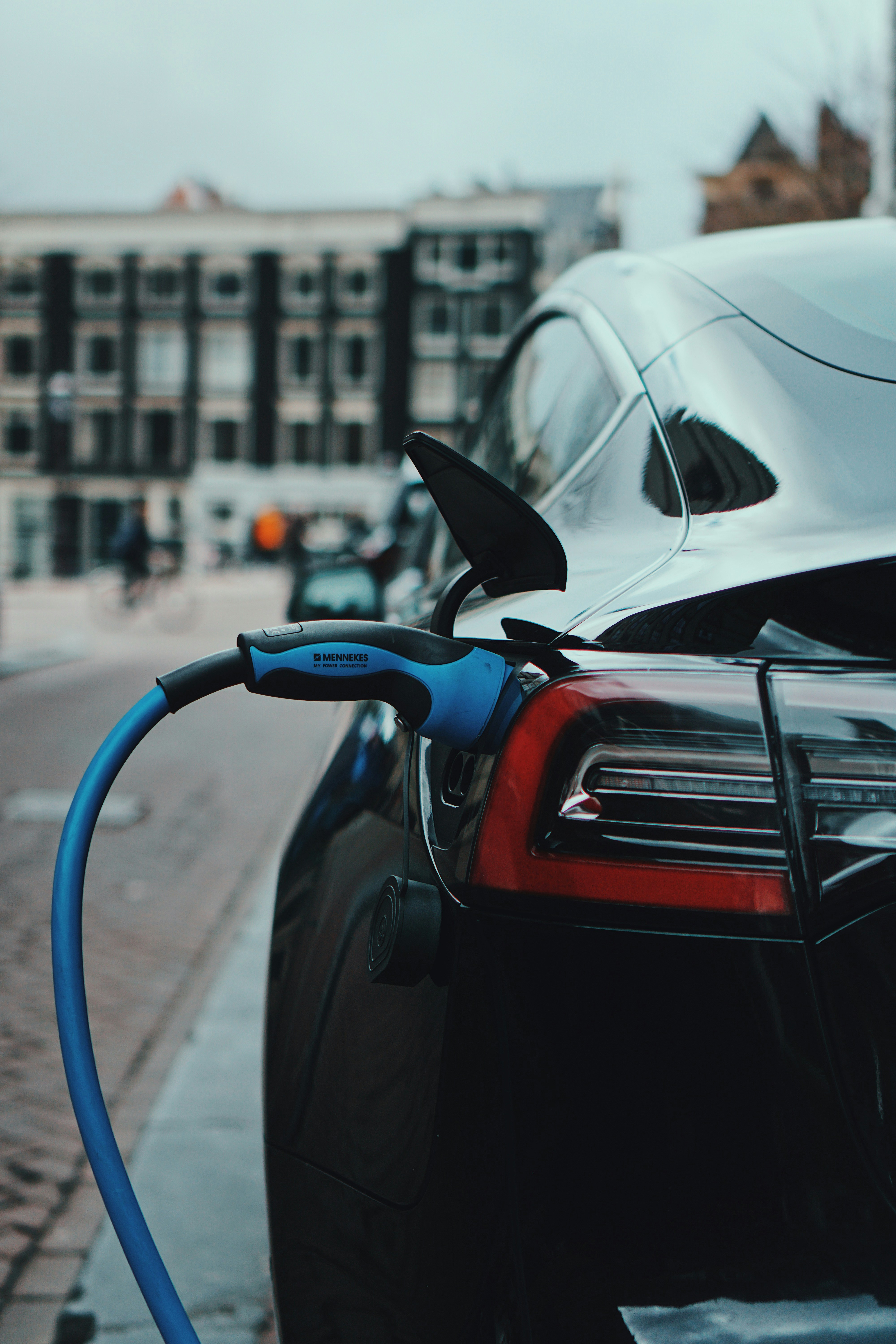 Understanding the Basics of Electric Vehicle Charging Pick EV