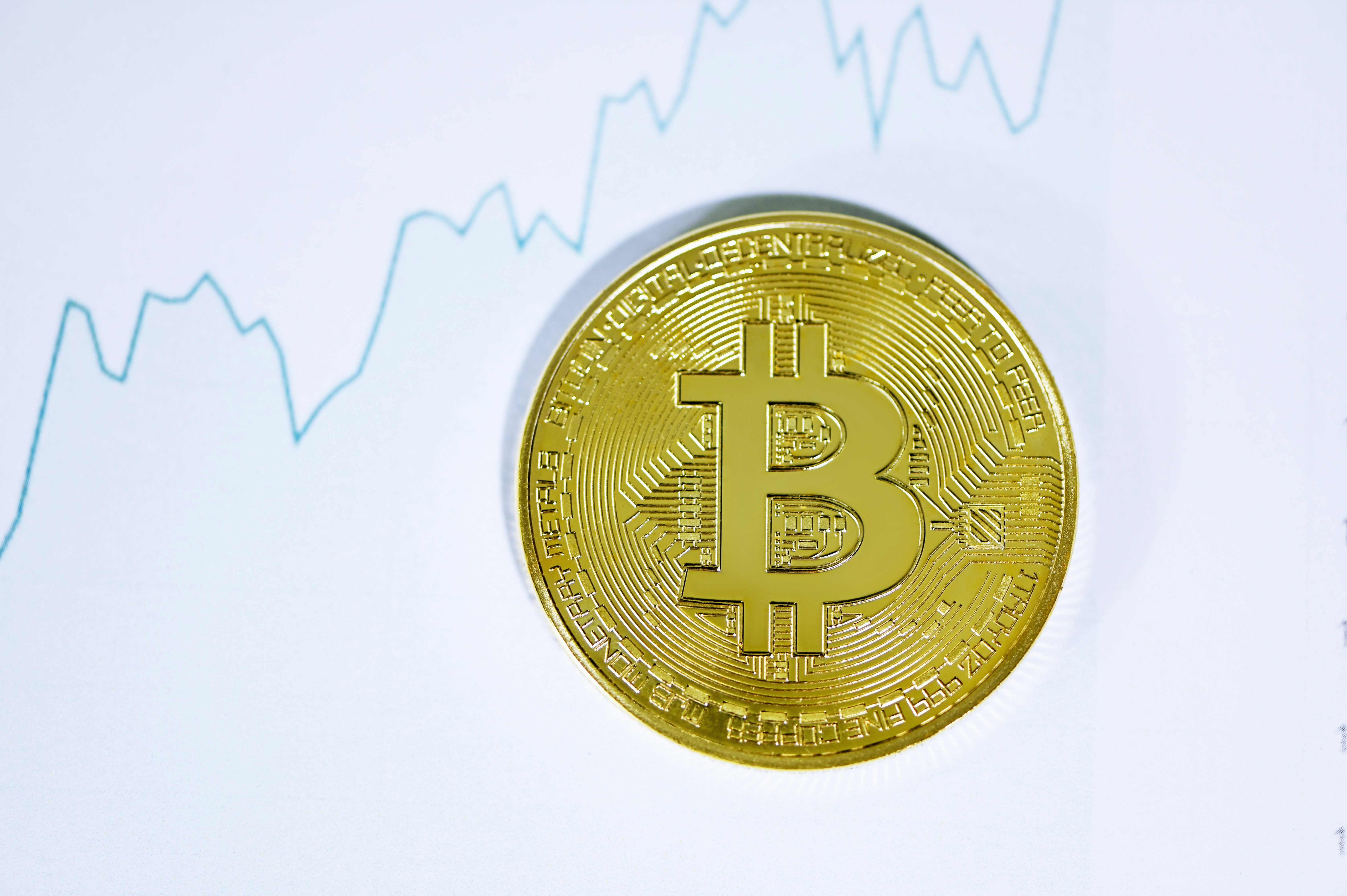 Precio de Bitcoin (BTC) se prepara ante un movimiento decisivo tras ultimátum de Trump a Irán