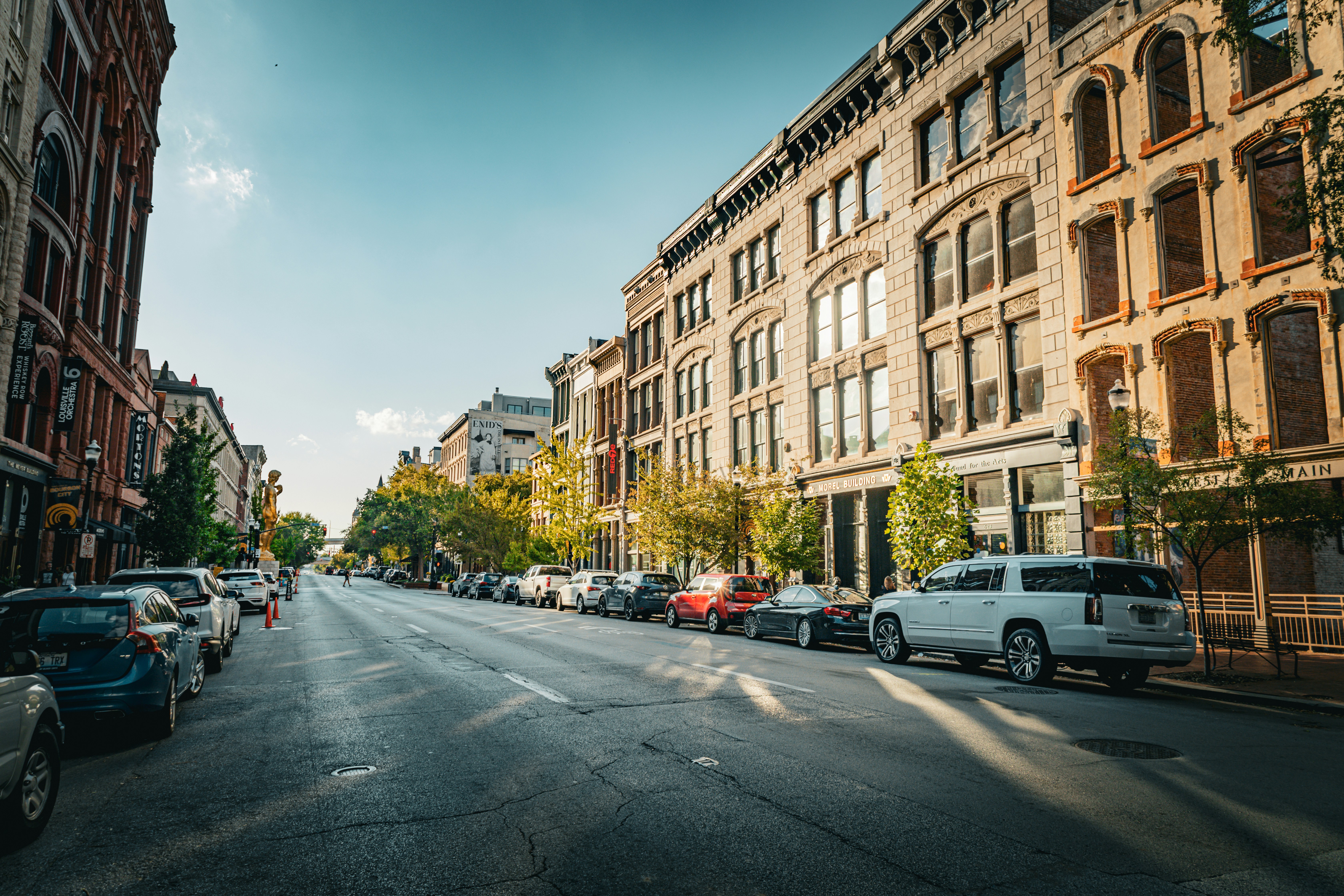 Louisville Unlocked: Your Ultimate Travel Guide to the Heart of Kentucky's Culture and Cuisine