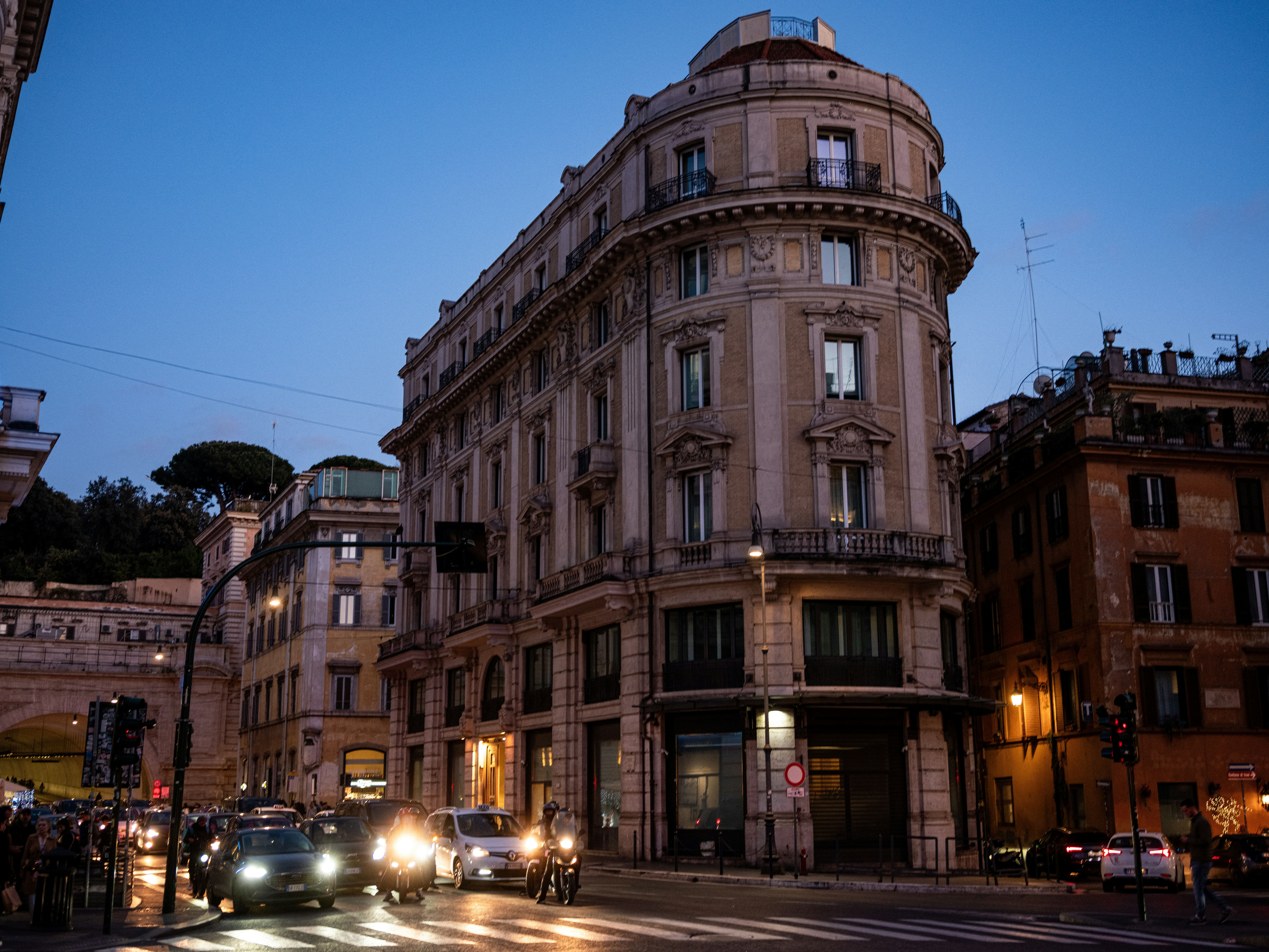 Discovering the Vatican Area: A Family Adventure