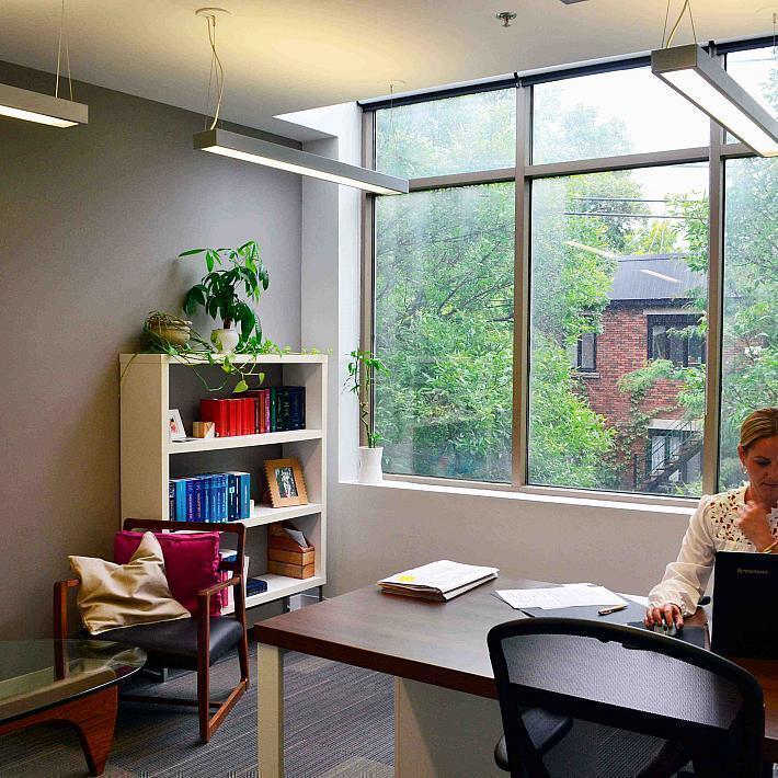 Halte 247 De La Roche, Montreal Upsuite